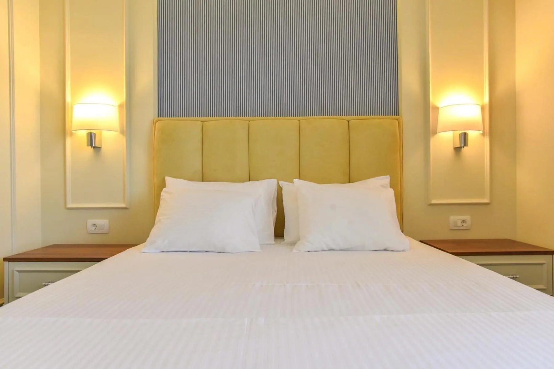 Bed in Vistamar Hotel & Apartments