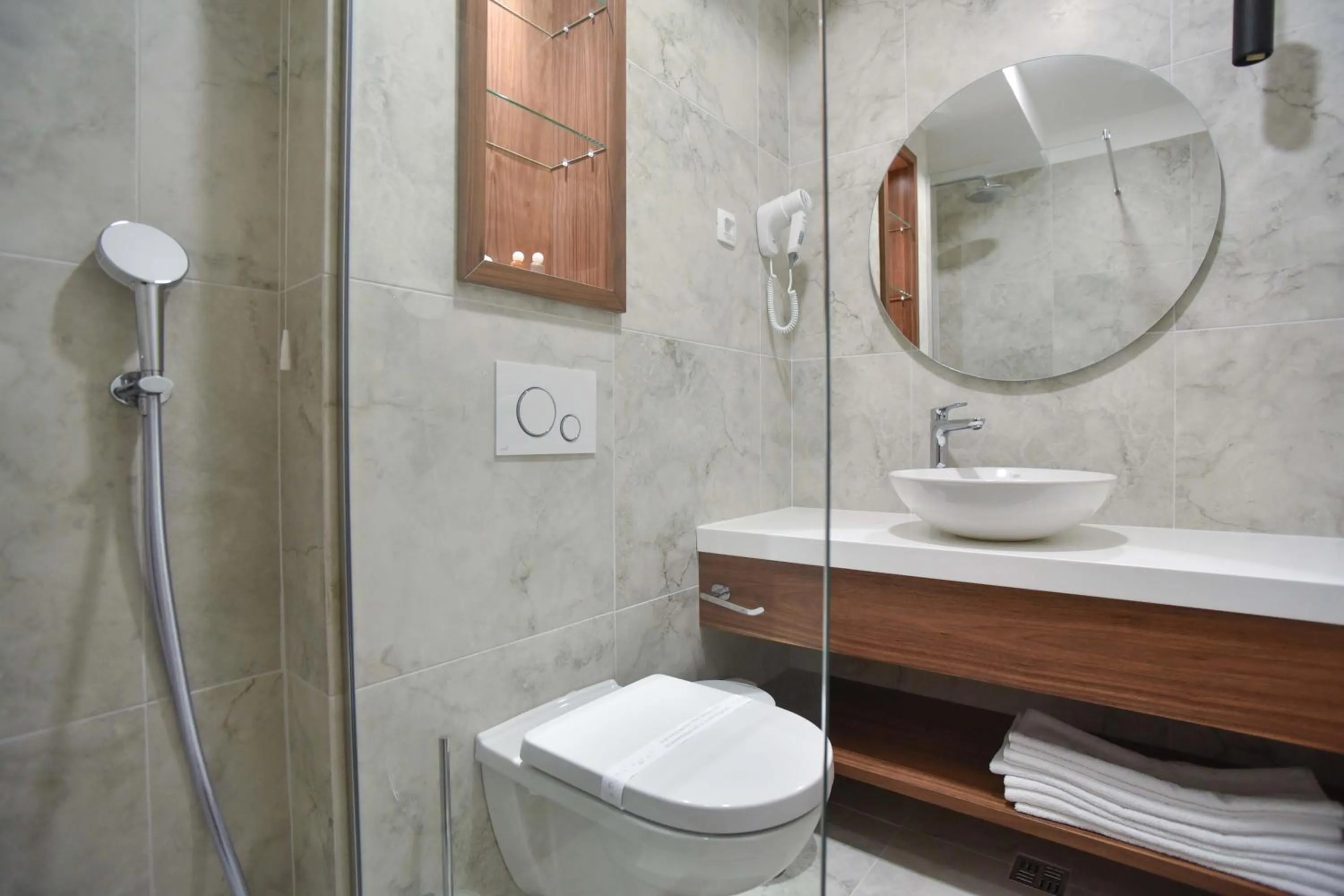 Vistamar Hotel & Apartments