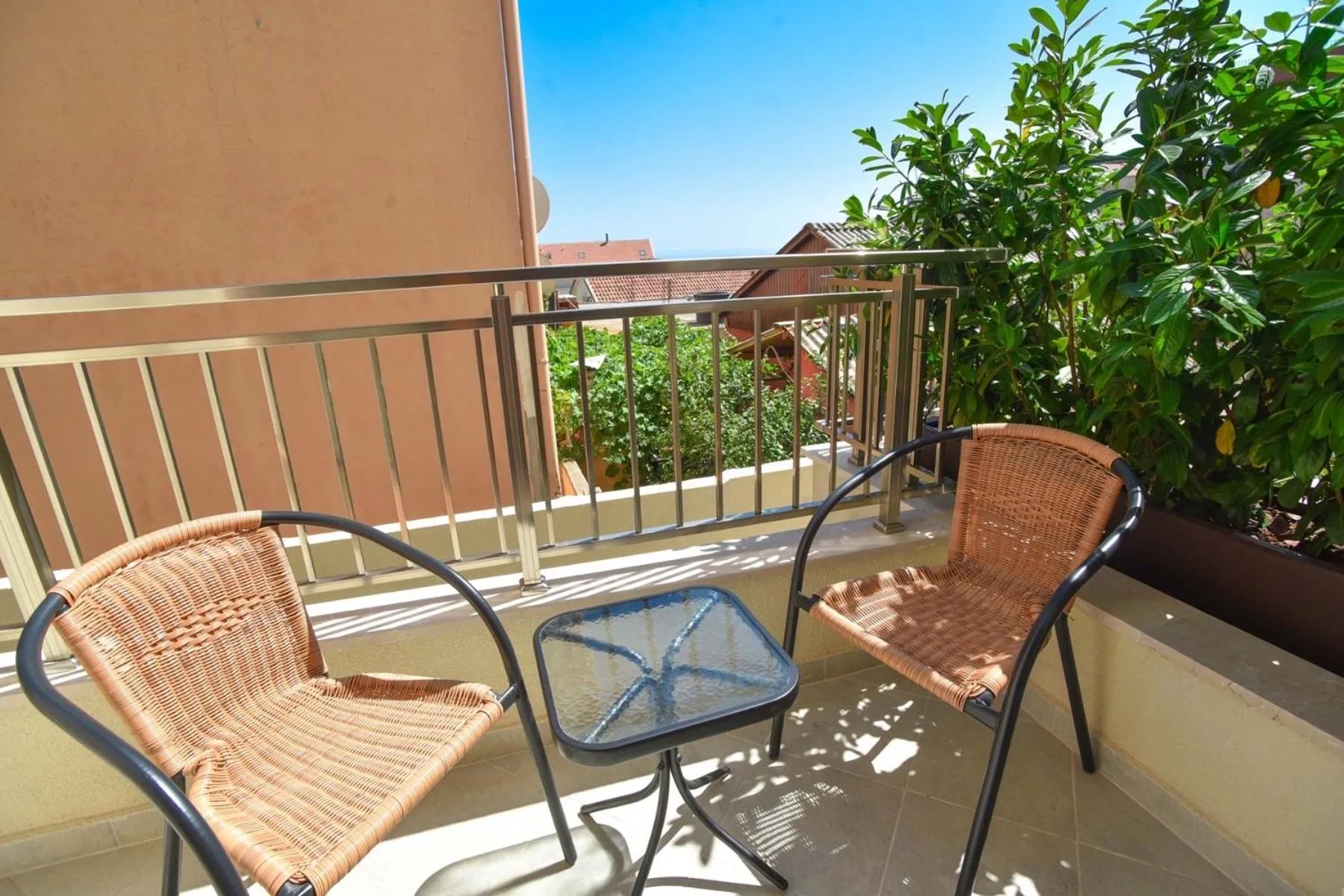 Vistamar Hotel & Apartments