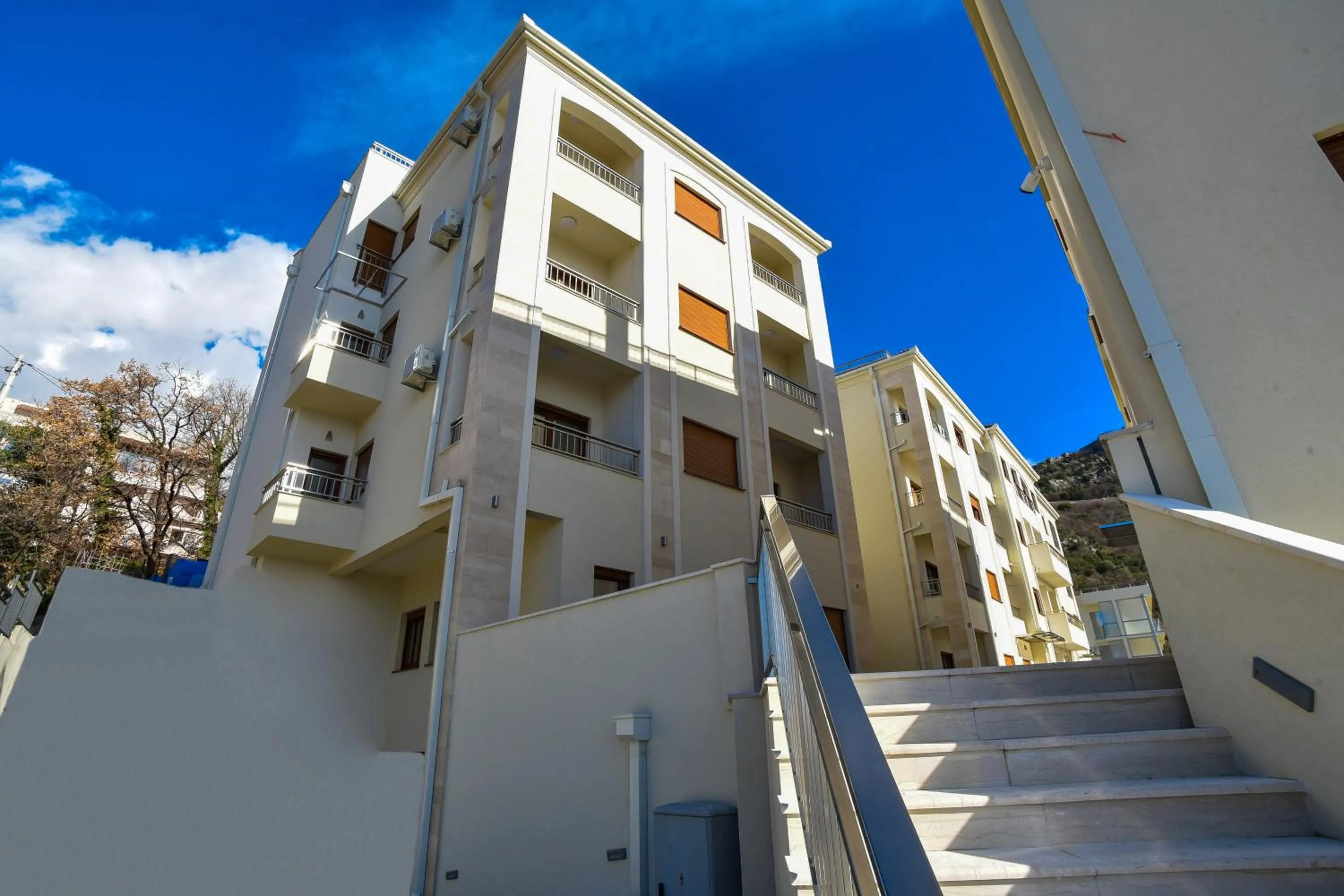 Property building in Vistamar Hotel & Apartments