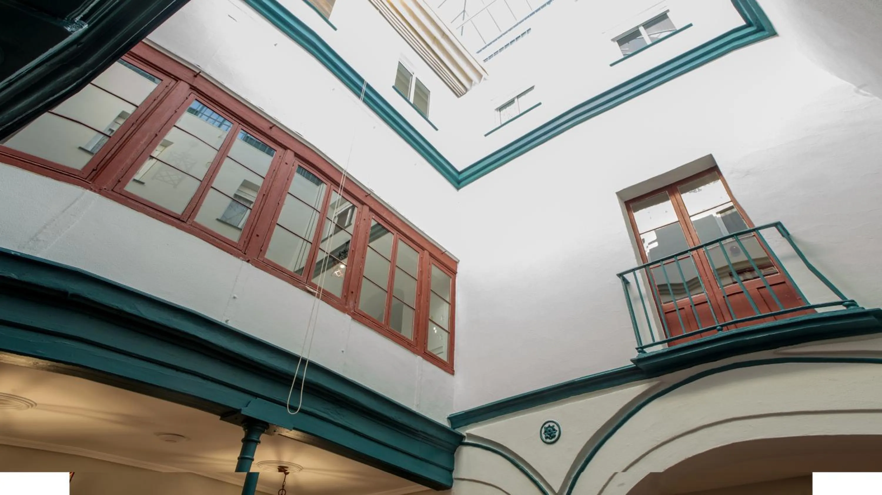 Patio in Vivian's Guest House Auto Check-in