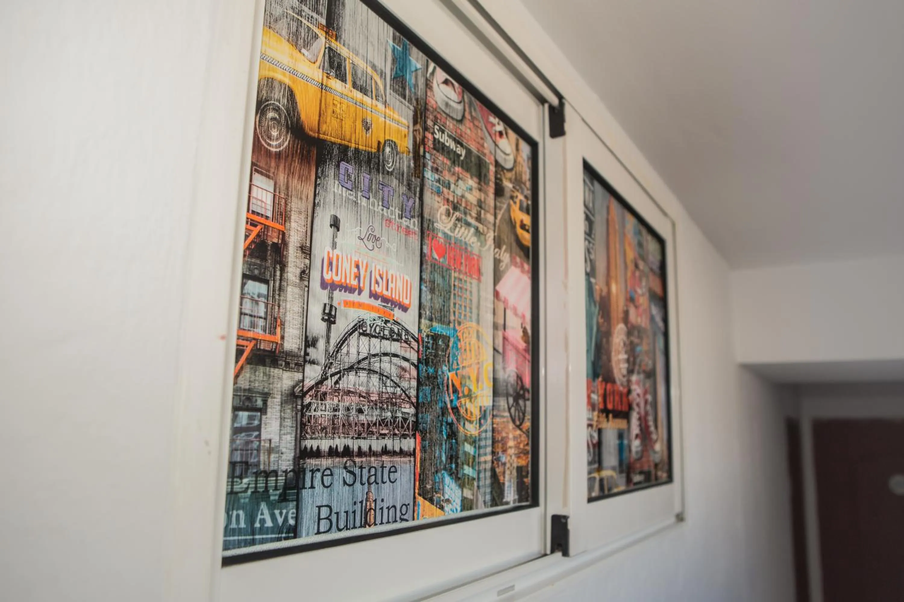 Decorative detail in Vivian's Guest House Auto Check-in