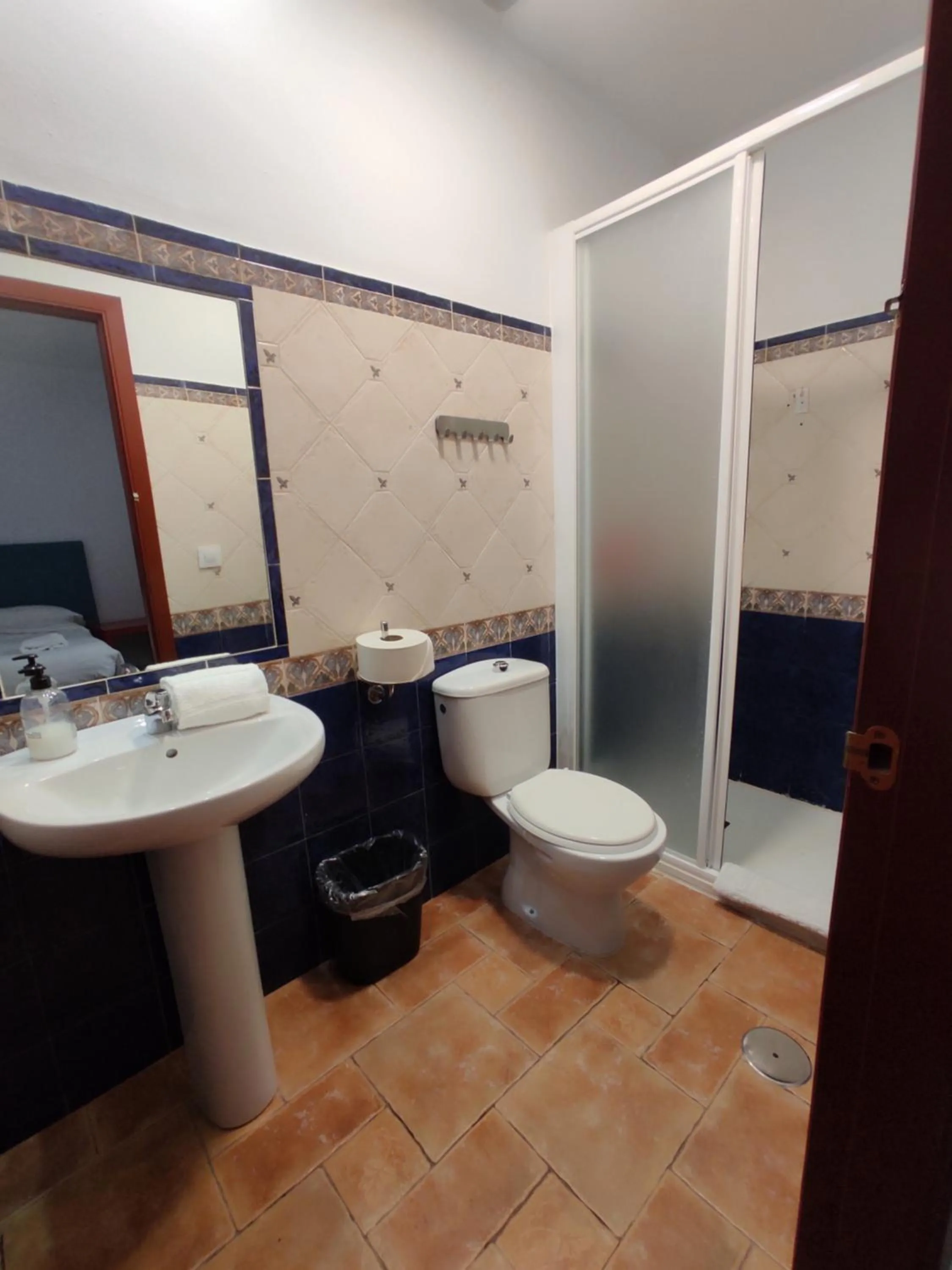 Bathroom in Vivian's Guest House Auto Check-in