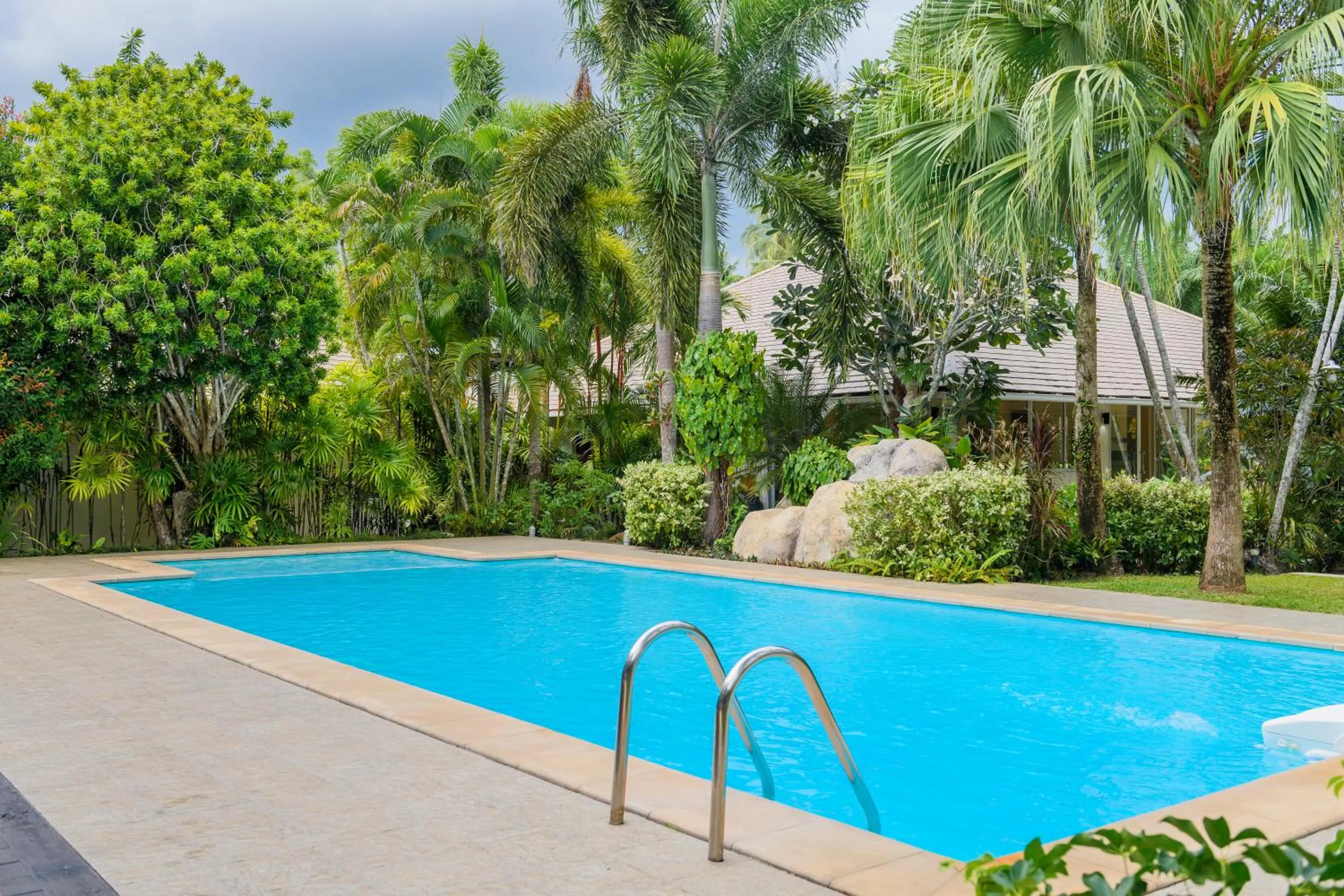 Swimming pool in Villa Pimmada