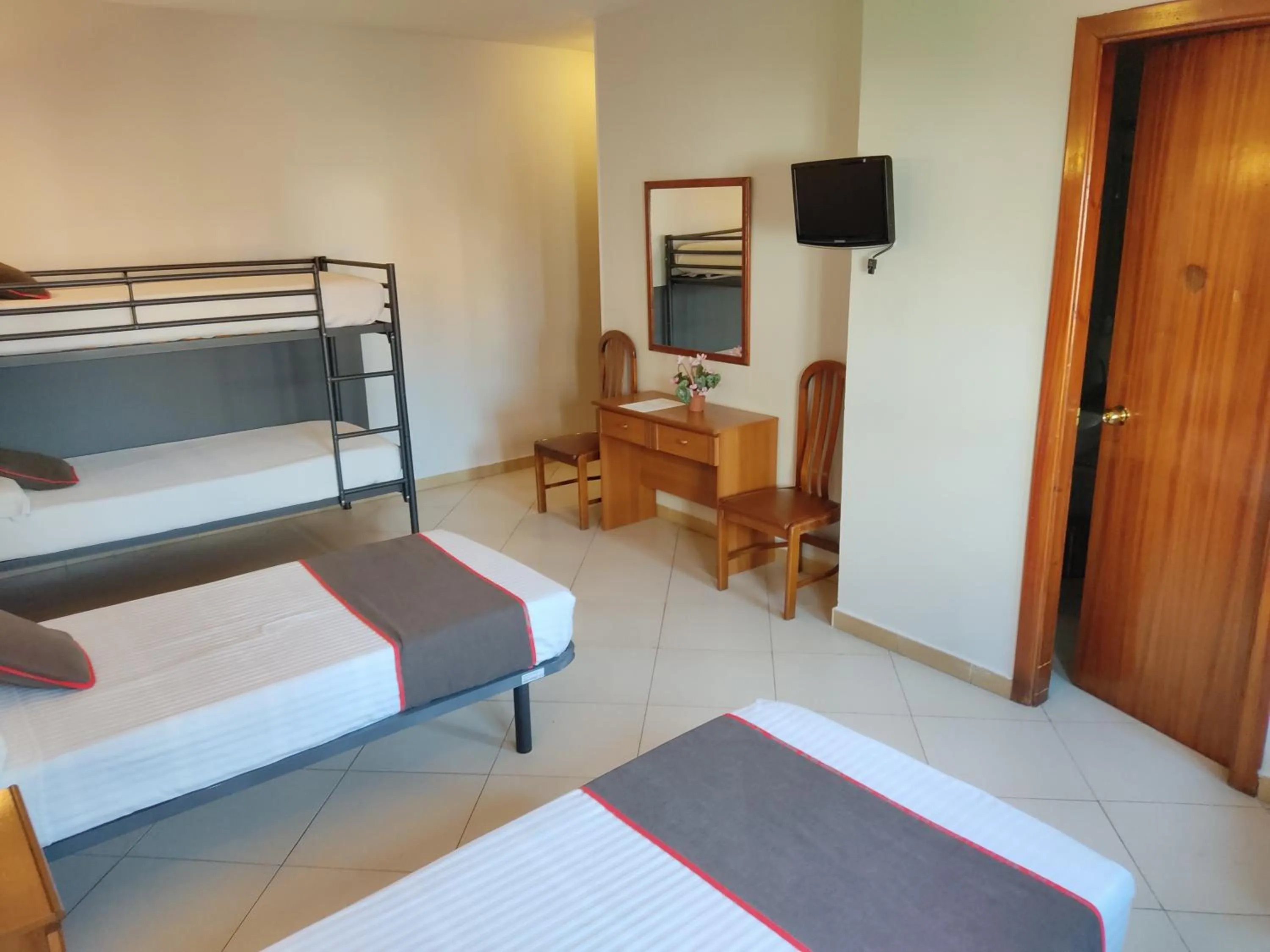 bunk bed, Bed in Can Peixan