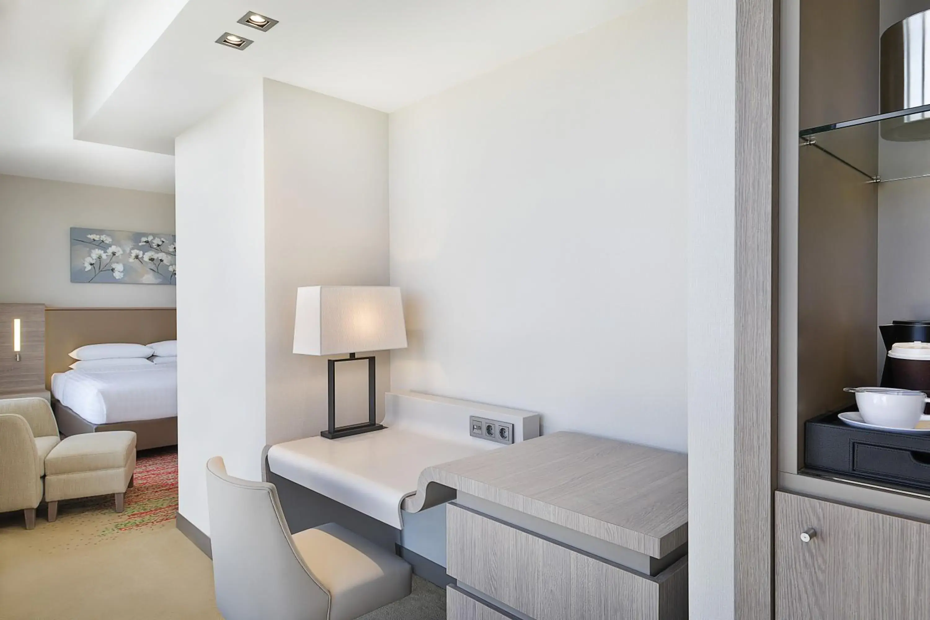 Business Room, Larger Guest room, King in Park Mall Hotel & Conference Center Business Room, Larger Guest room, King in Park Mall Hotel & Conference Center