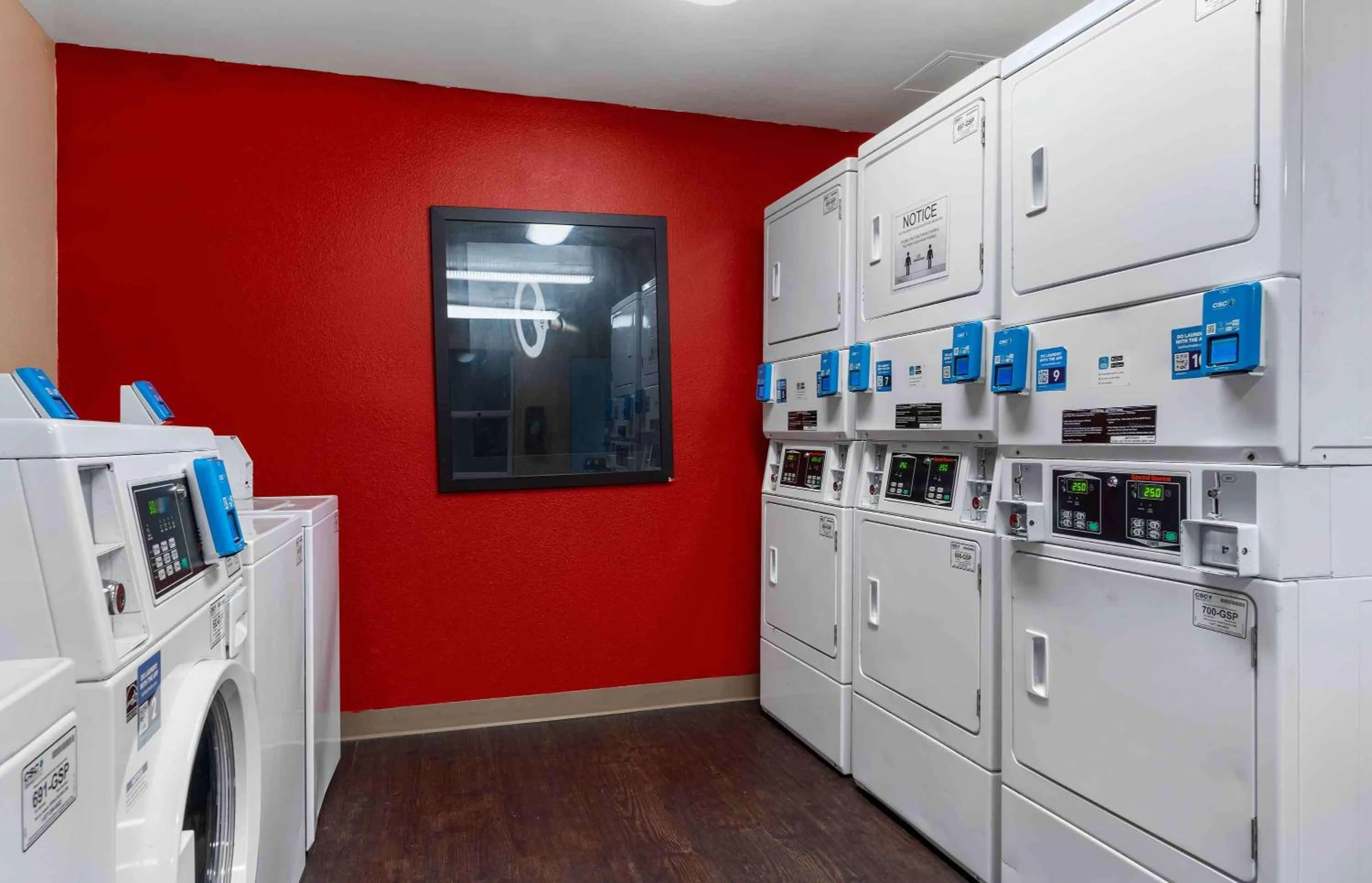 Property building in Extended Stay America Suites - Sacramento - White Rock Rd