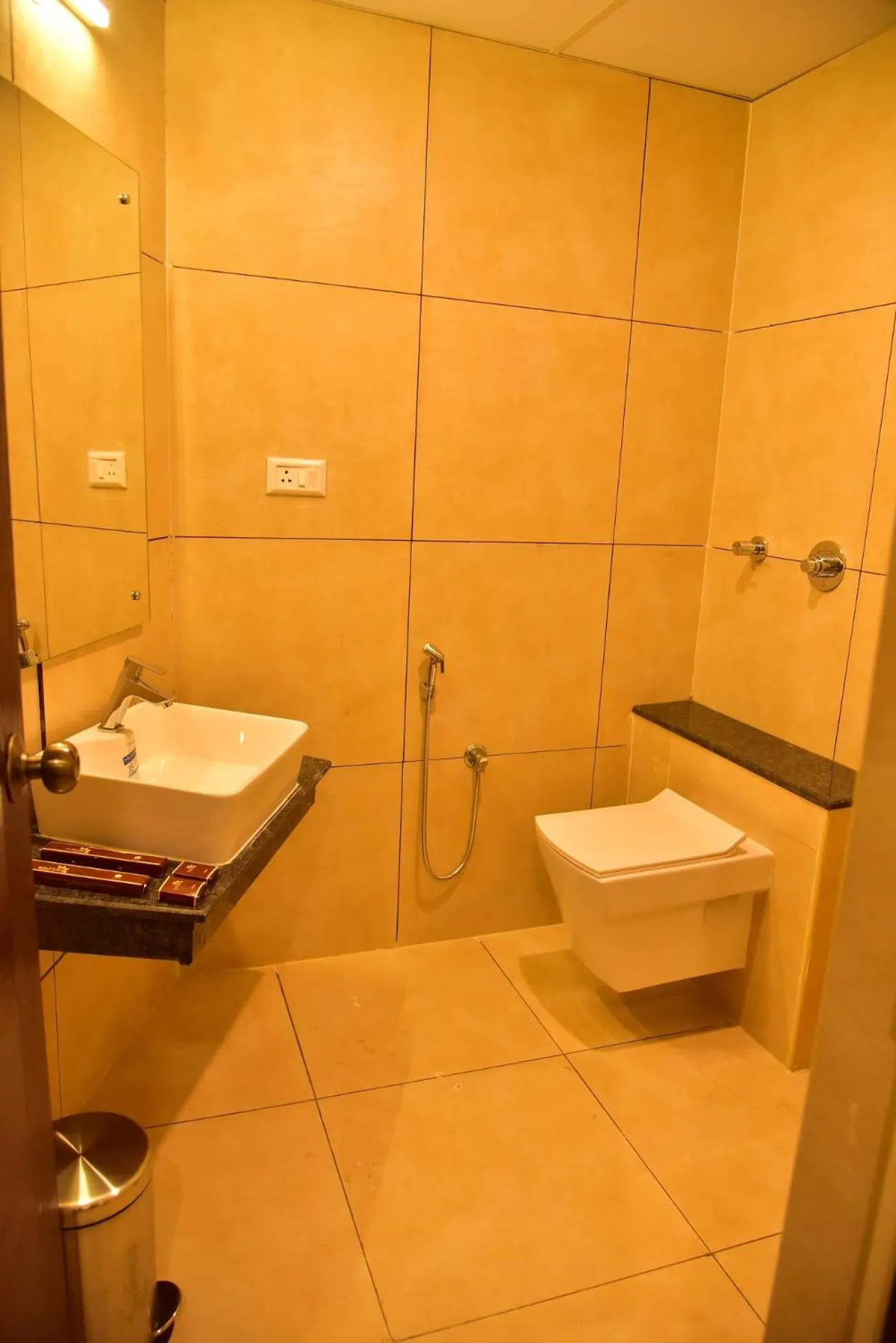 Bathroom in Le Oak Inn