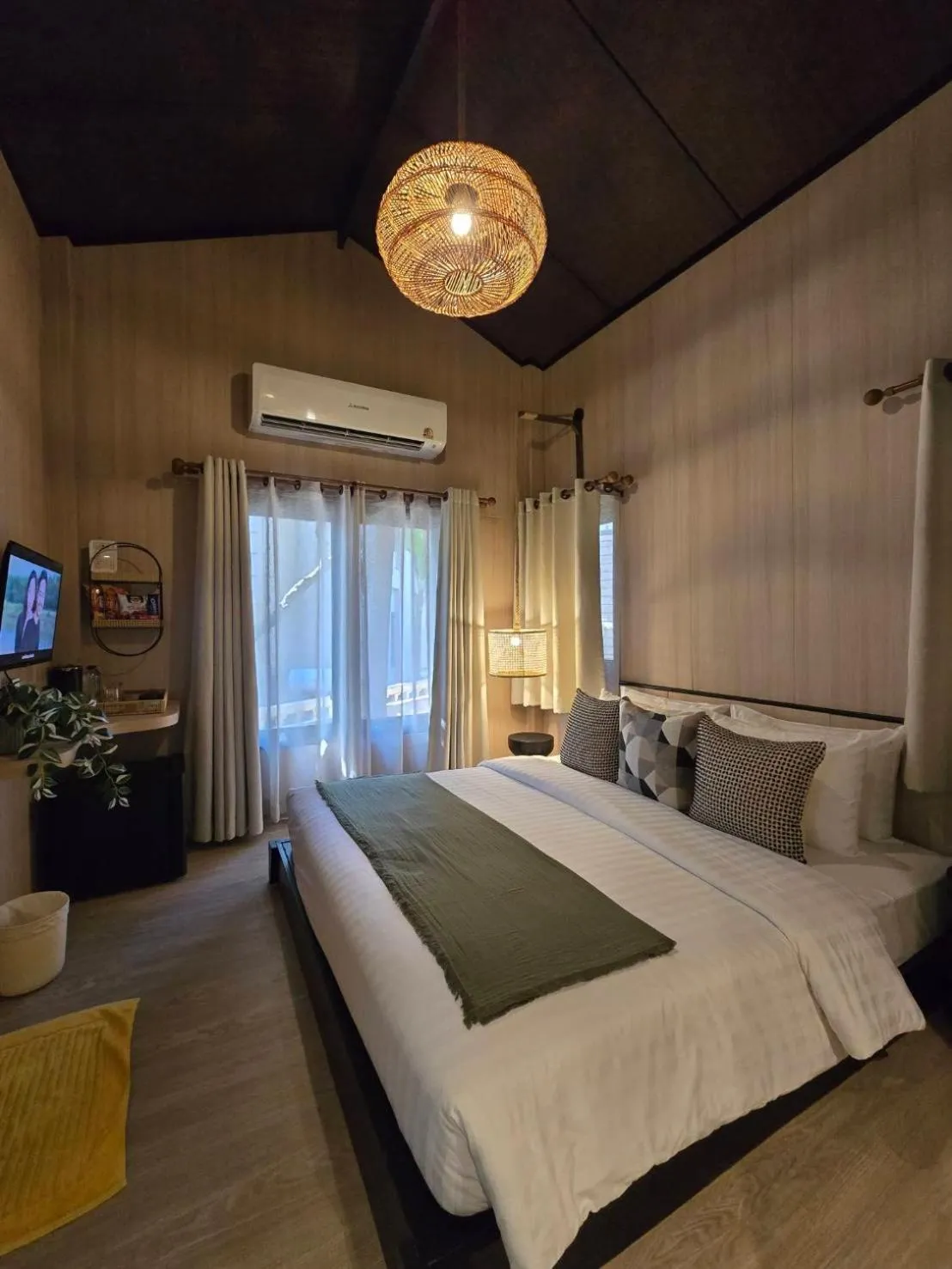 Bed in Cocohut Beach Resort Koh Phangan