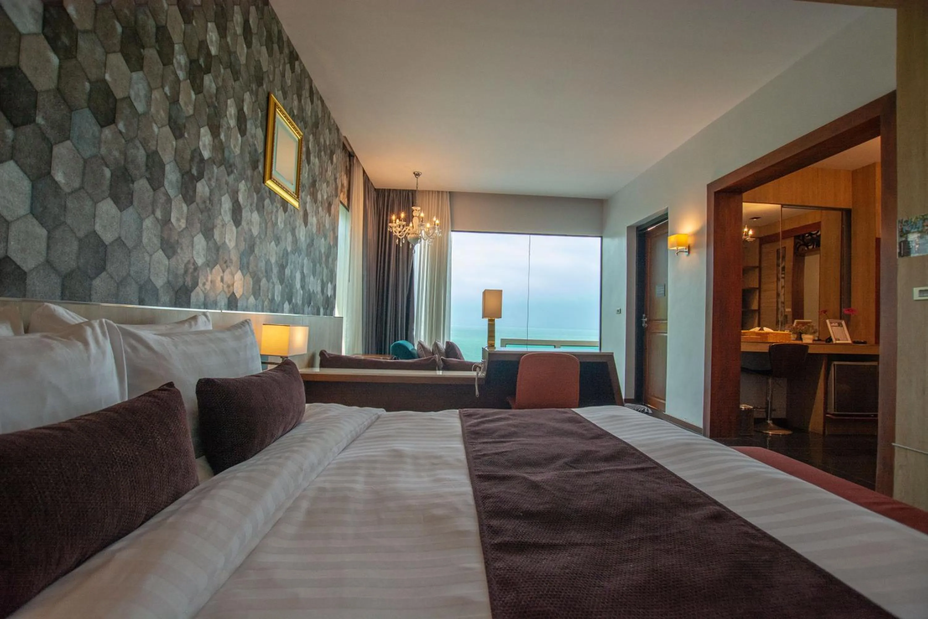 Bed in Cocohut Beach Resort Koh Phangan