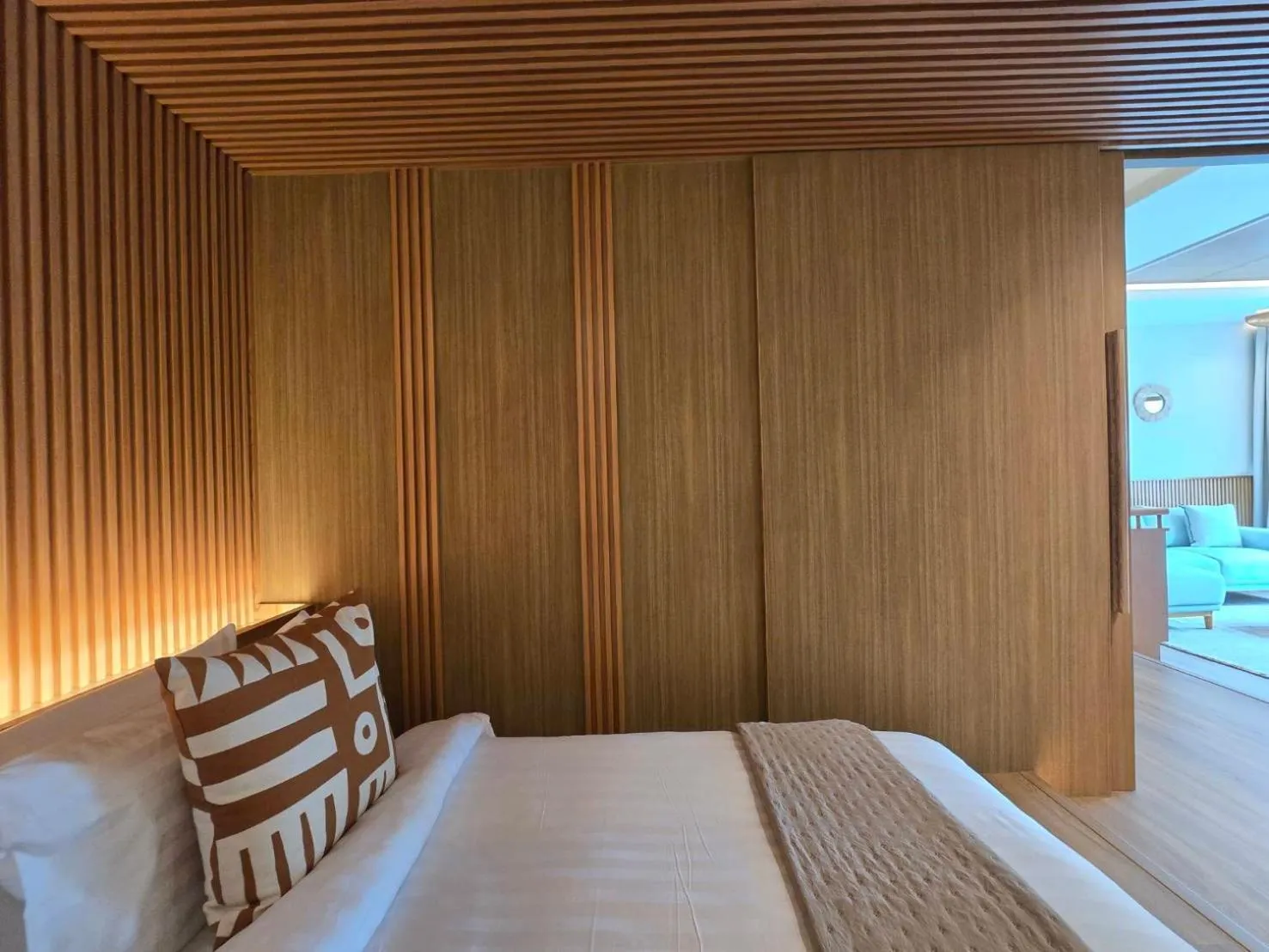 Bed in Cocohut Beach Resort Koh Phangan