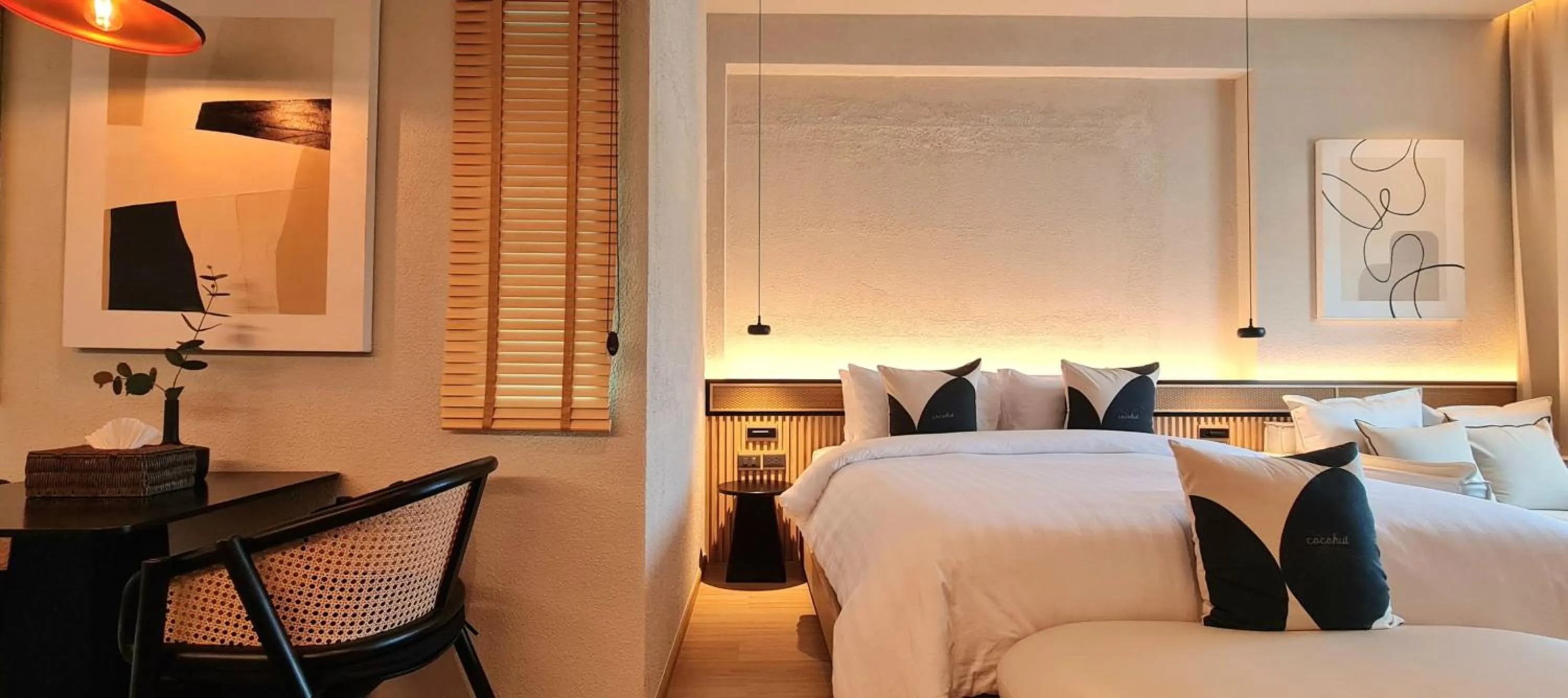 Bed in Cocohut Beach Resort Koh Phangan