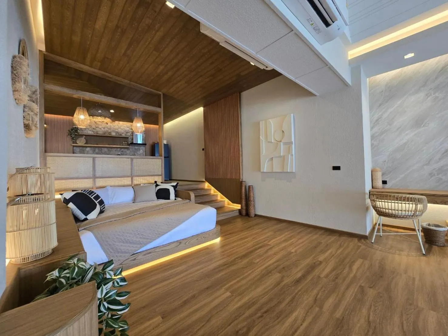 Bed in Cocohut Beach Resort Koh Phangan