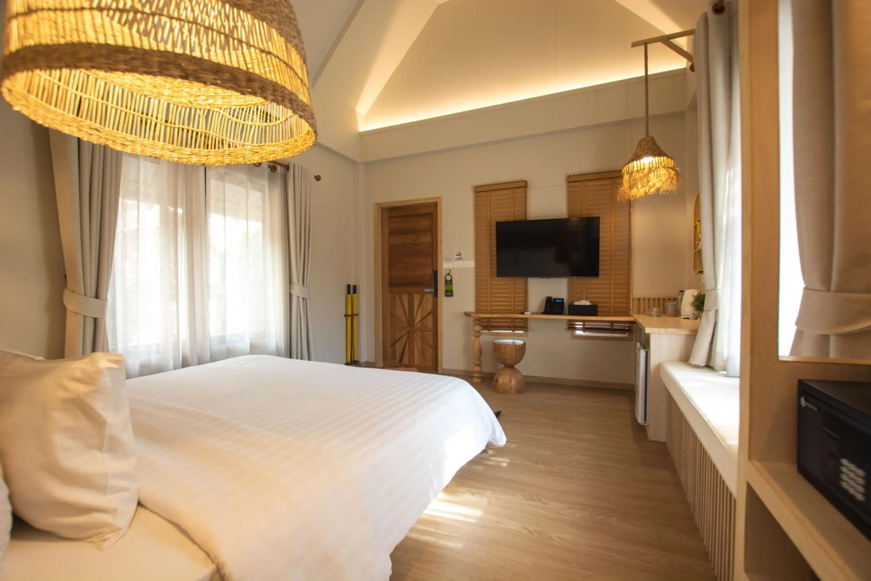 Bed in Cocohut Beach Resort Koh Phangan