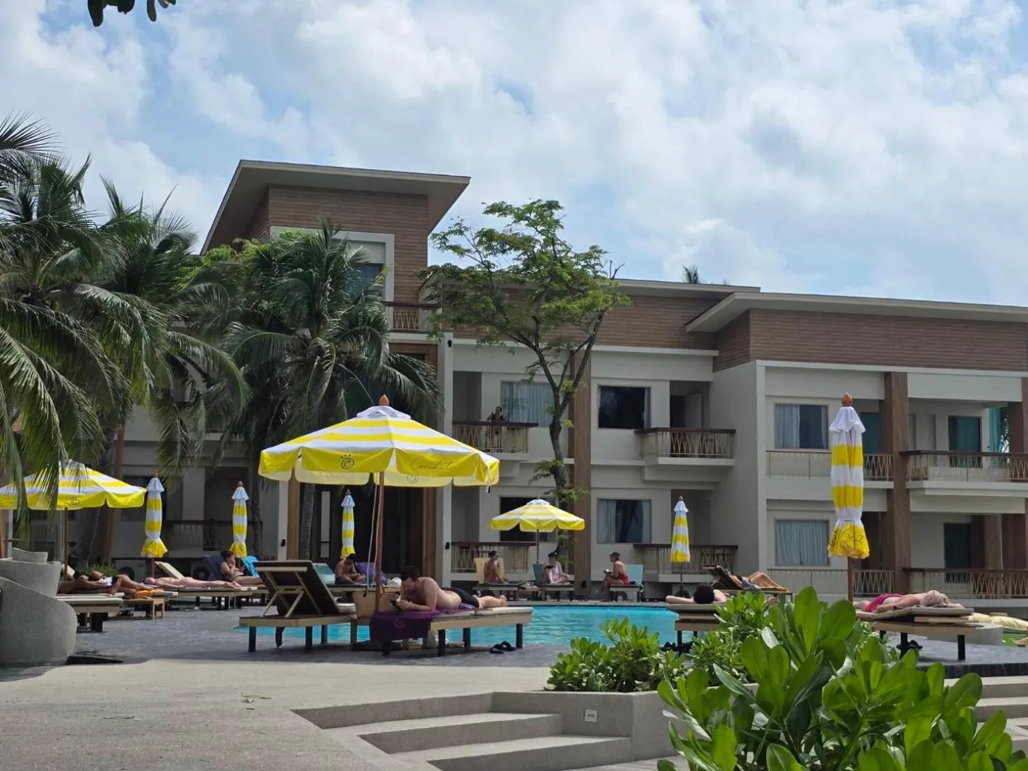 People in Cocohut Beach Resort Koh Phangan