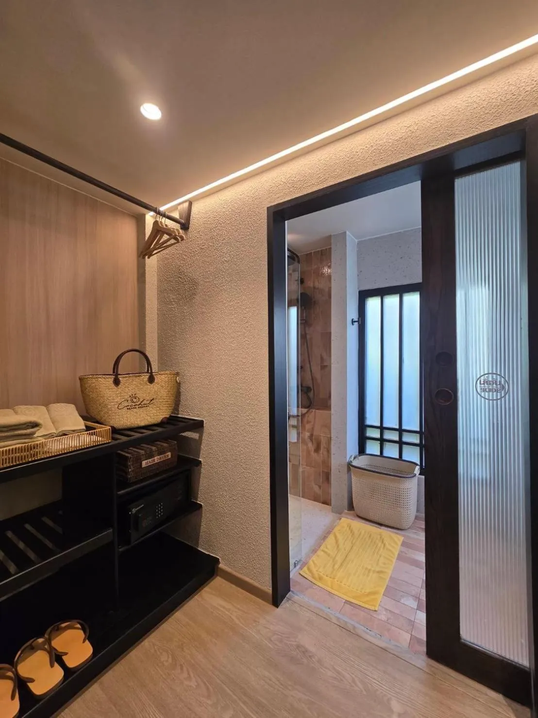 Bed in Cocohut Beach Resort Koh Phangan