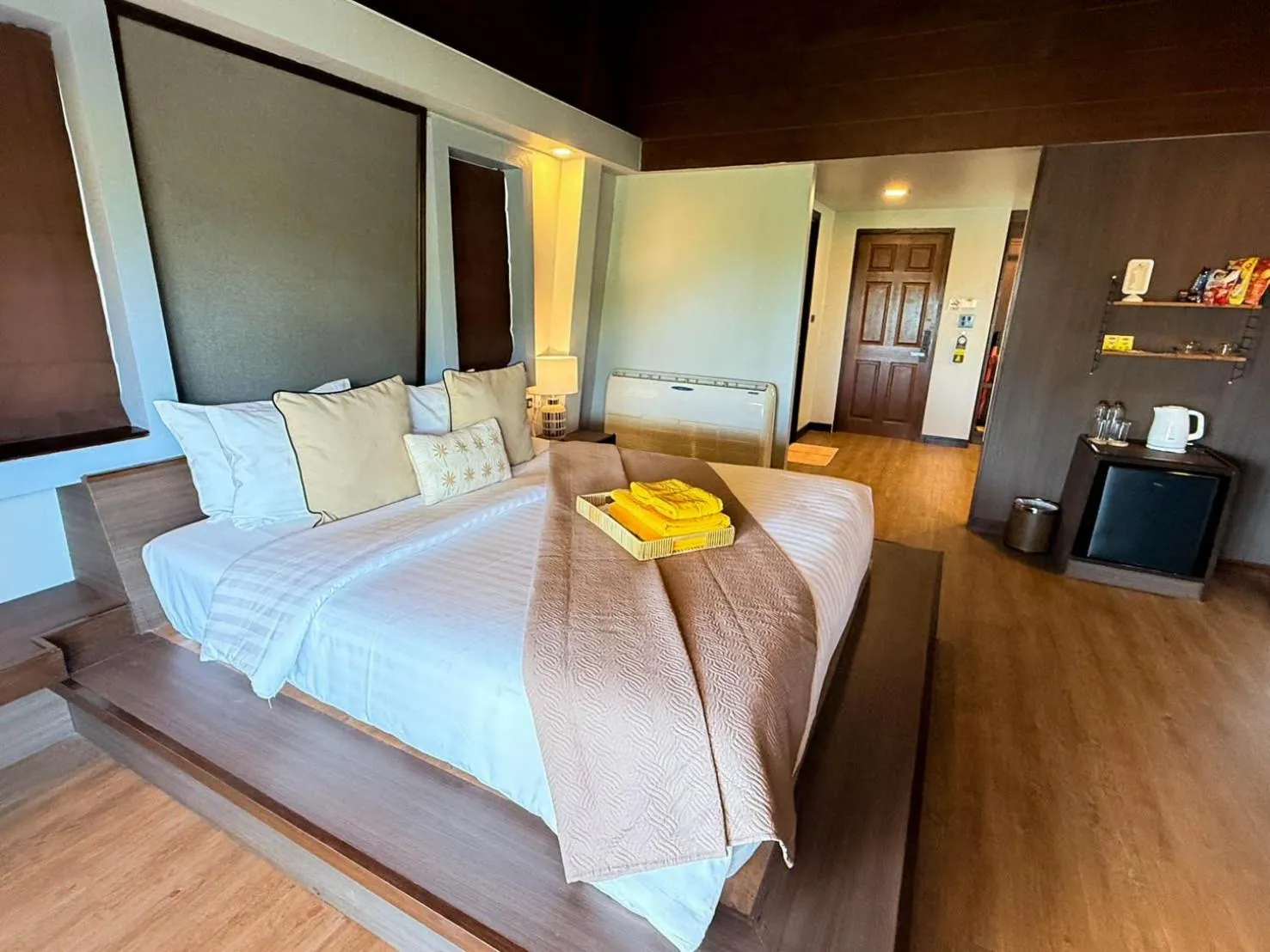 Bed in Cocohut Beach Resort Koh Phangan