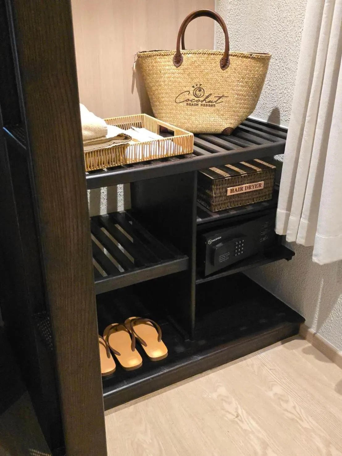 Bed in Cocohut Beach Resort Koh Phangan