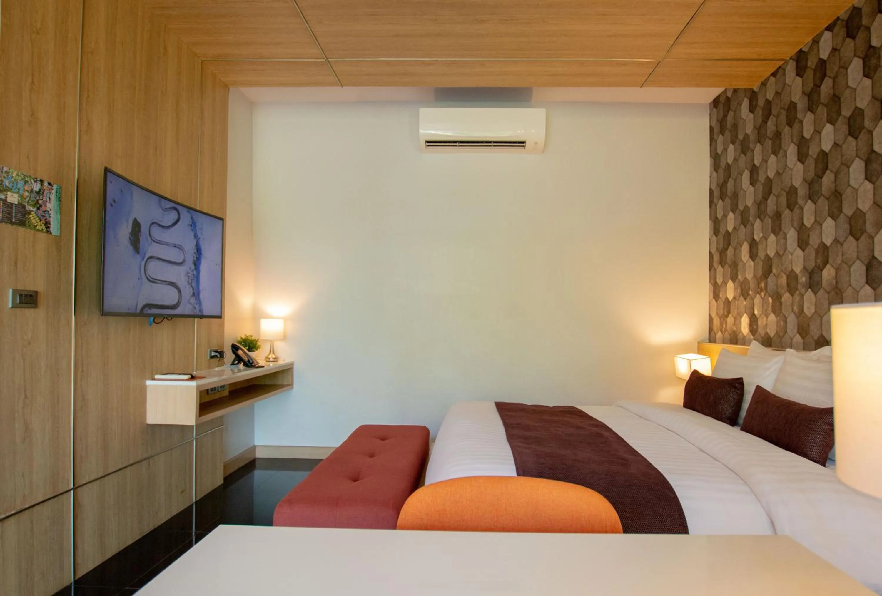 Bed in Cocohut Beach Resort Koh Phangan