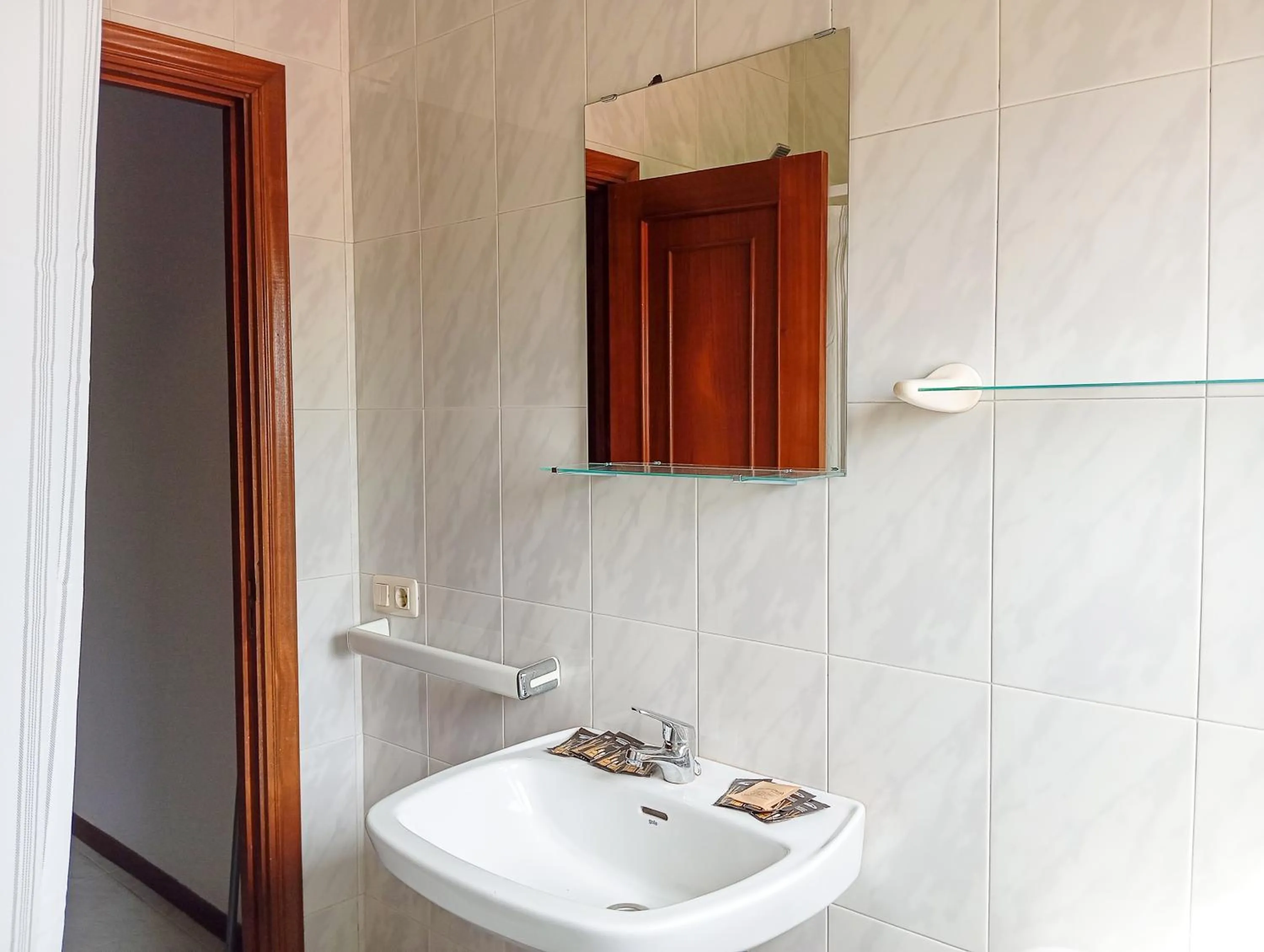 Bathroom in Apartamentos Revo Salinas 3000