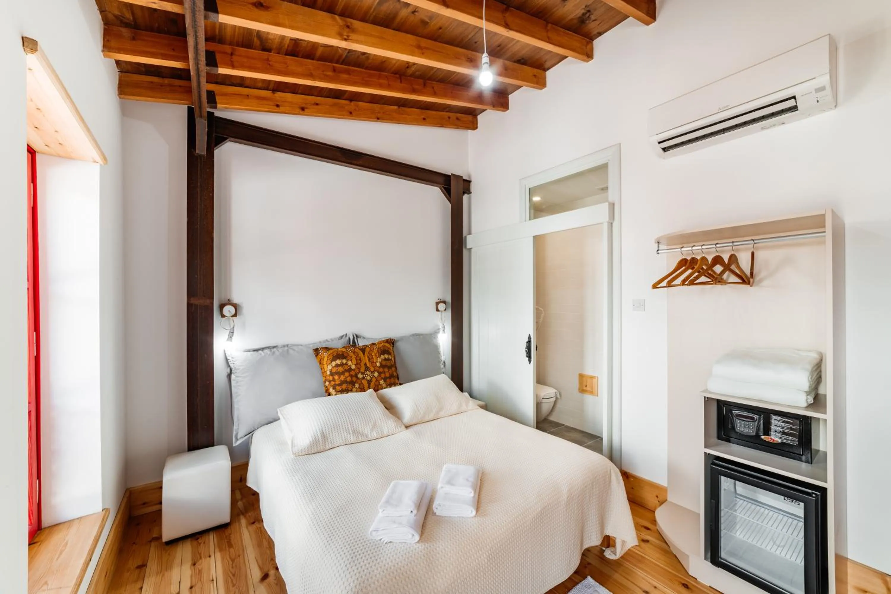 Bedroom, Bed in NICOSIA EAGLE EYE