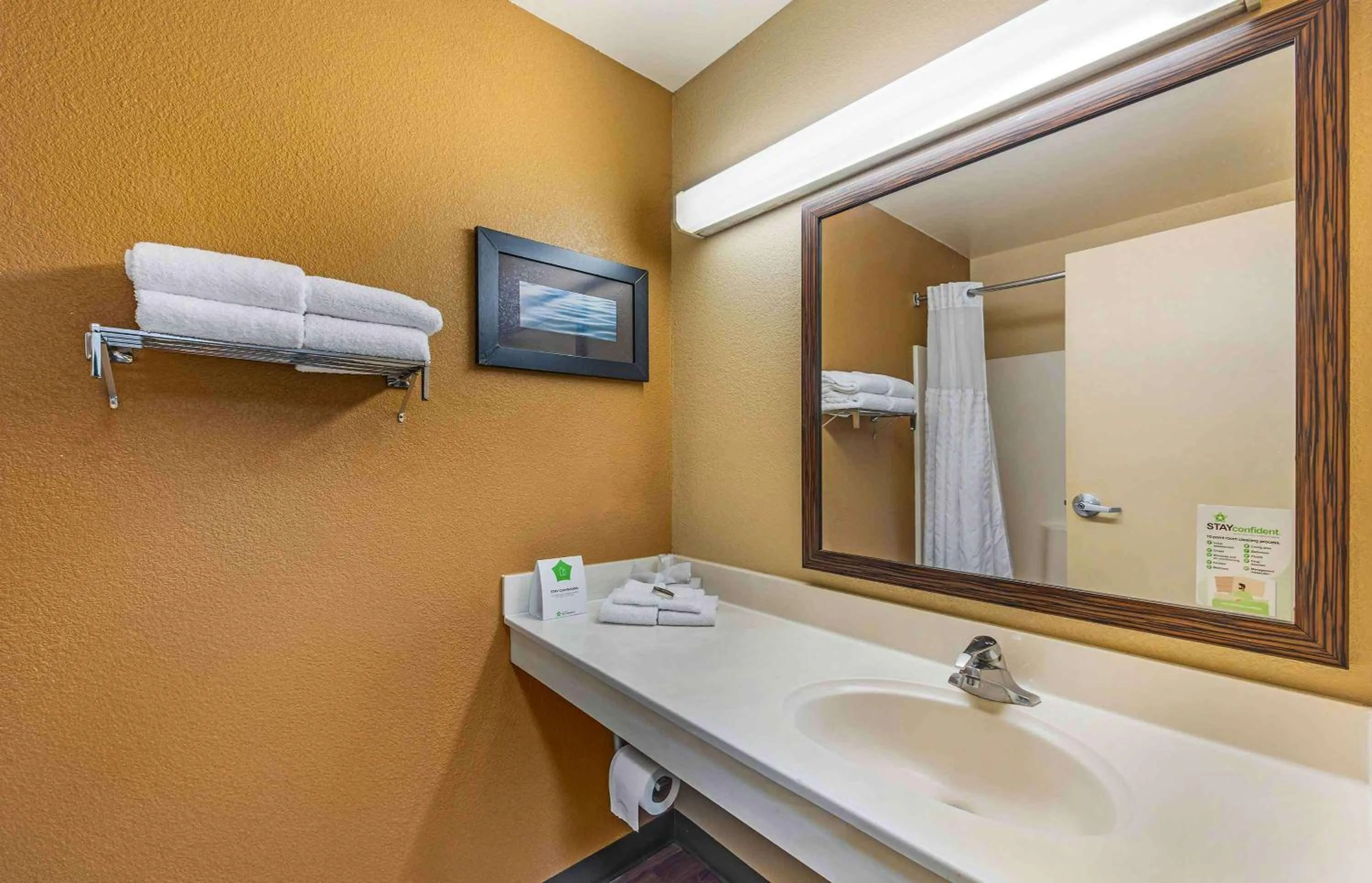 Bathroom in Extended Stay America Suites - Sacramento - Northgate