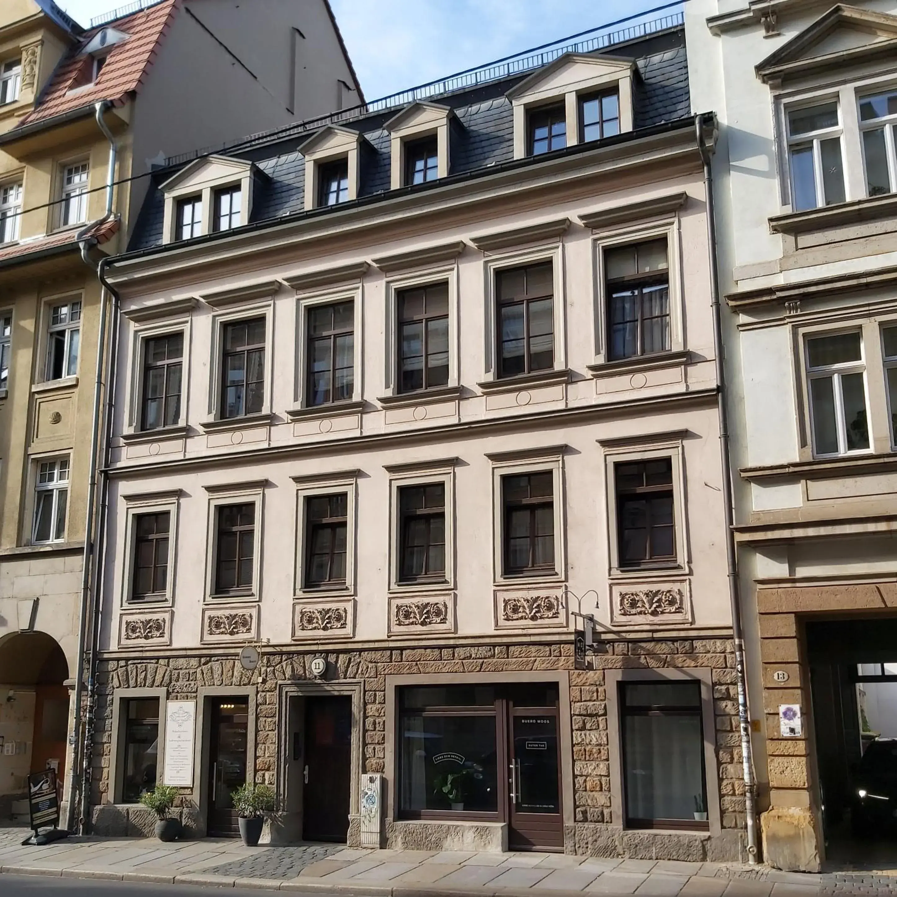 City-Ferienwohnungen-Dresden - zentral gelegen im Haus Louisenstrasse 11 - Dresden-Neustadt City-Ferienwohnungen-Dresden - zentral gelegen im Haus Louisenstrasse 11 - Dresden-Neustadt