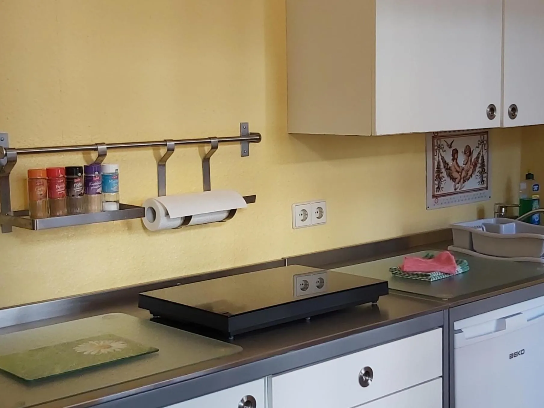 Kitchen or kitchenette in City-Ferienwohnungen-Dresden - zentral gelegen im Haus Louisenstrasse 11 - Dresden-Neustadt