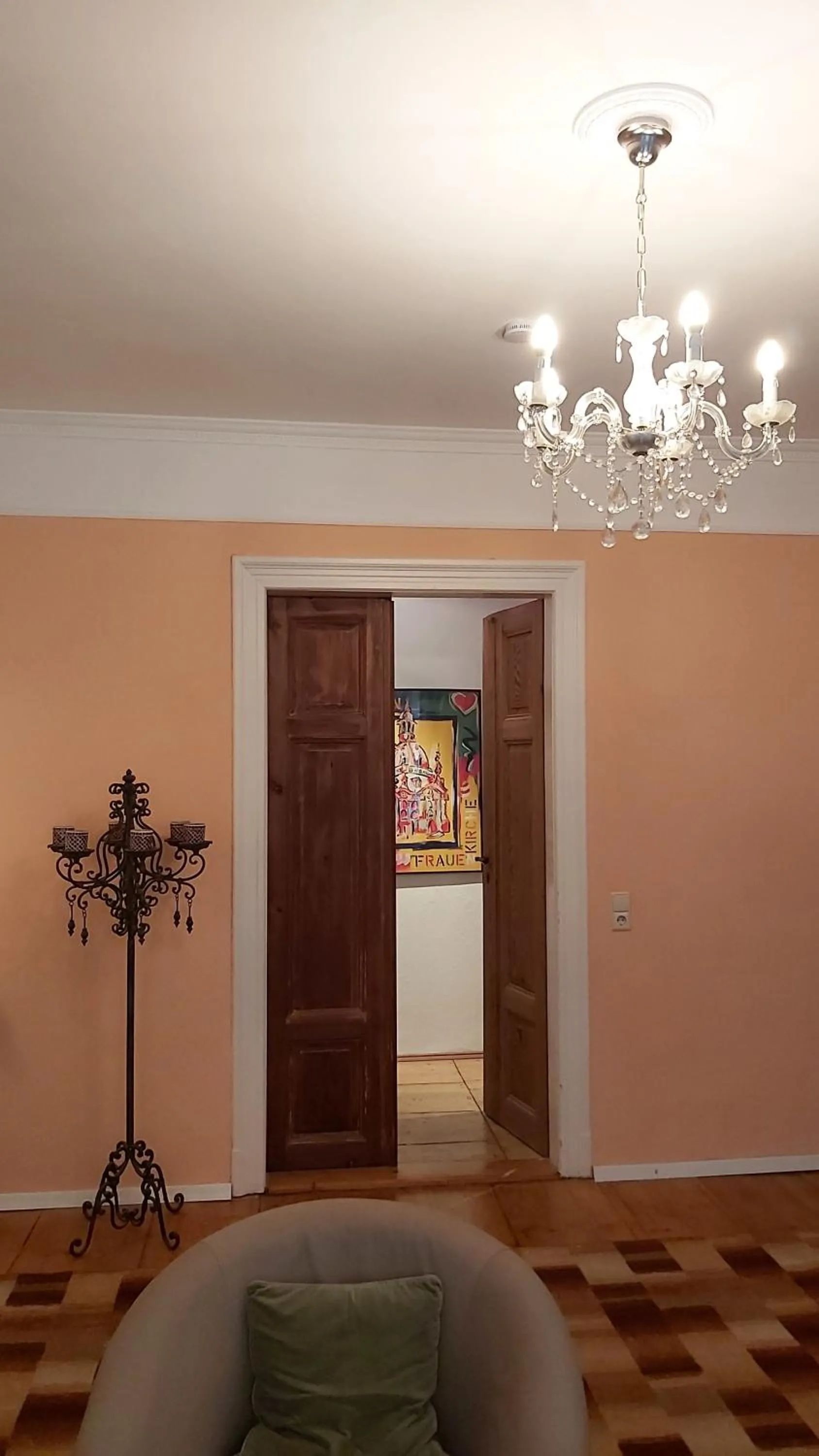 Living room in City-Ferienwohnungen-Dresden - zentral gelegen im Haus Louisenstrasse 11 - Dresden-Neustadt