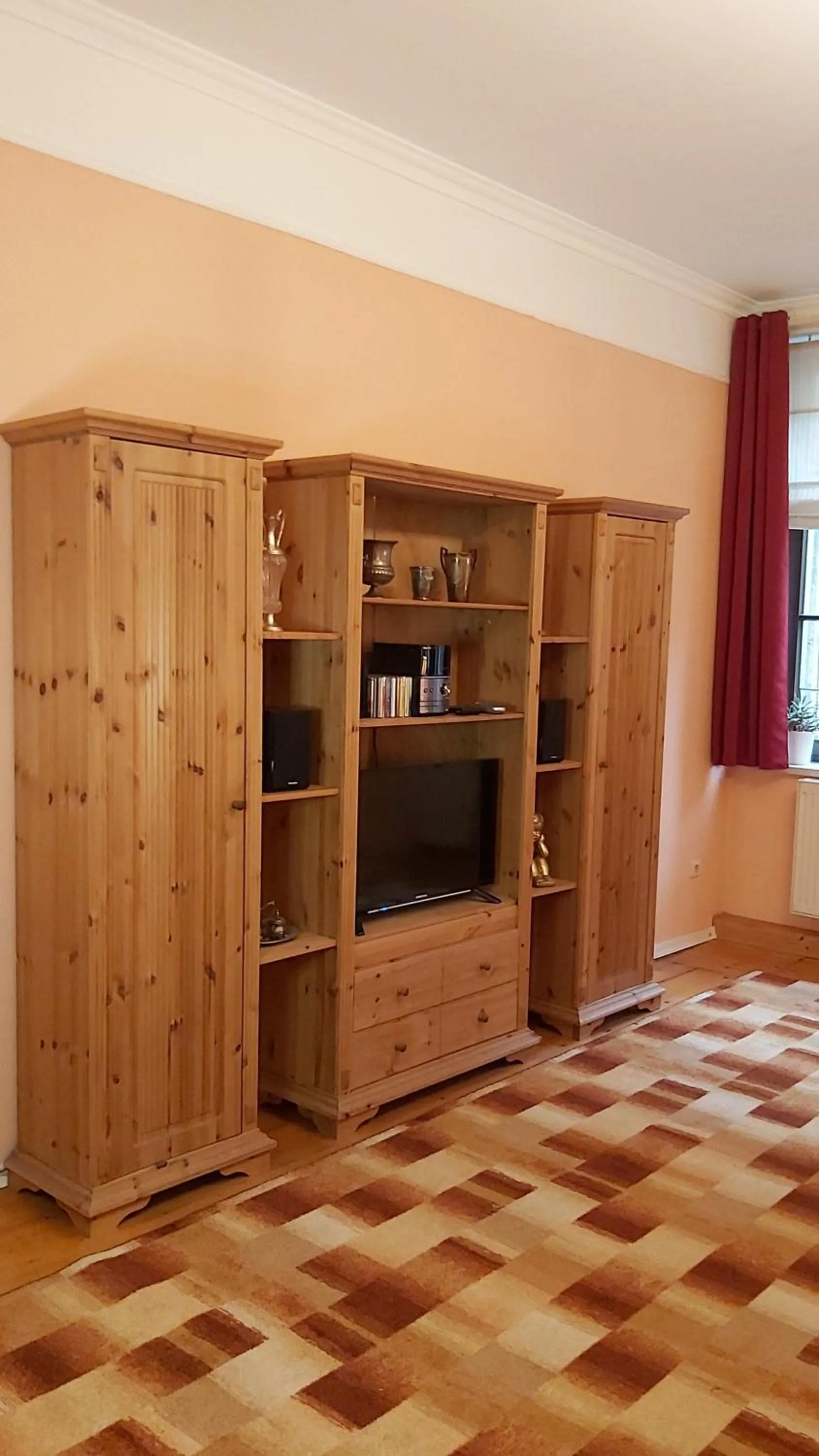 Living room in City-Ferienwohnungen-Dresden - zentral gelegen im Haus Louisenstrasse 11 - Dresden-Neustadt