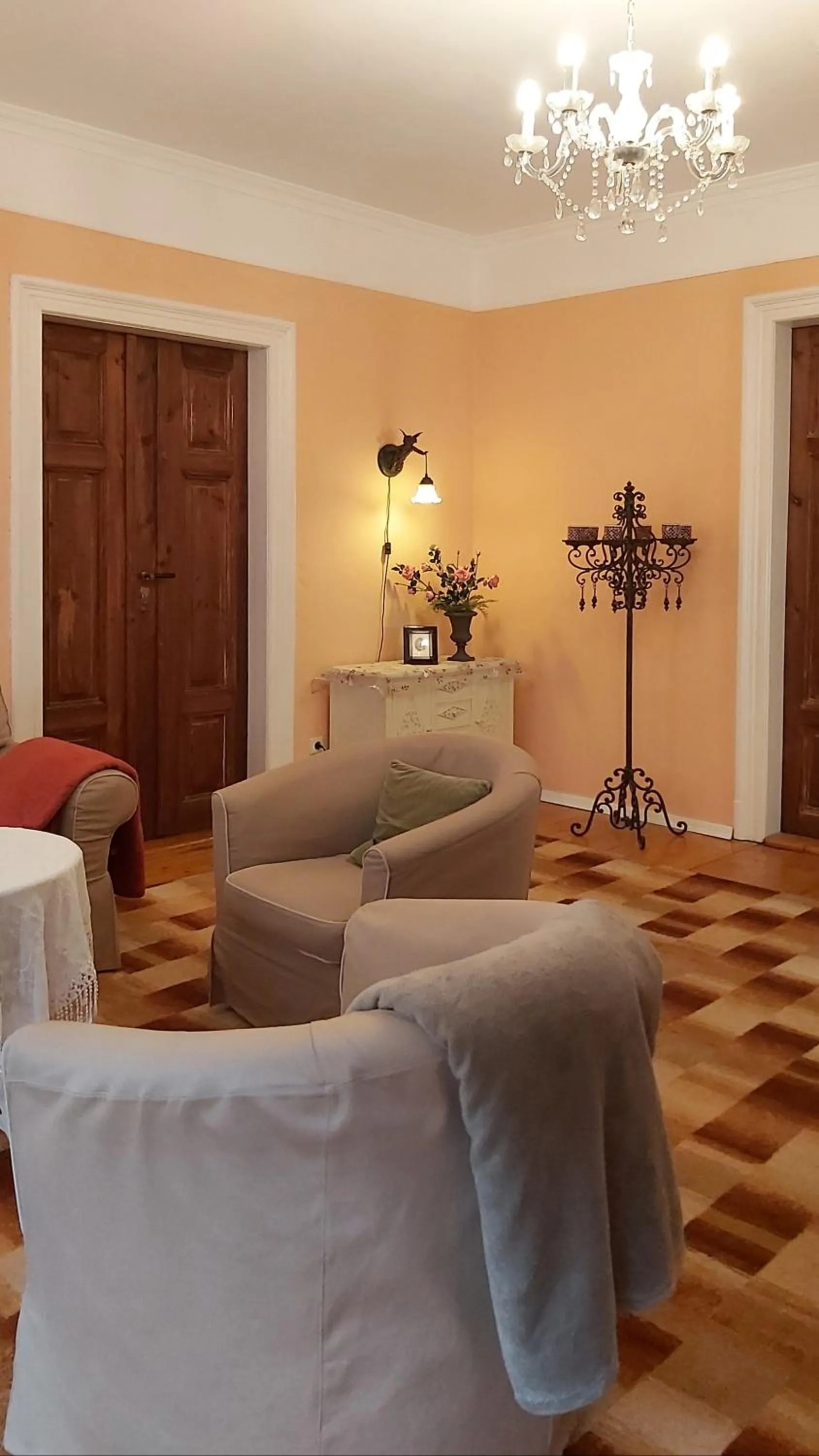 Living room in City-Ferienwohnungen-Dresden - zentral gelegen im Haus Louisenstrasse 11 - Dresden-Neustadt