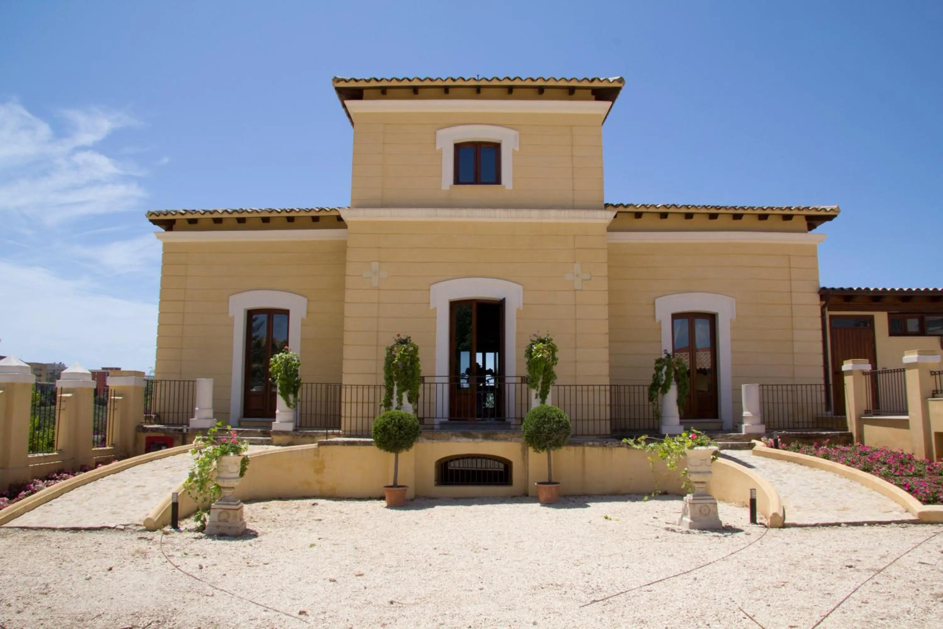 Property building in Hotel Villa Calandrino