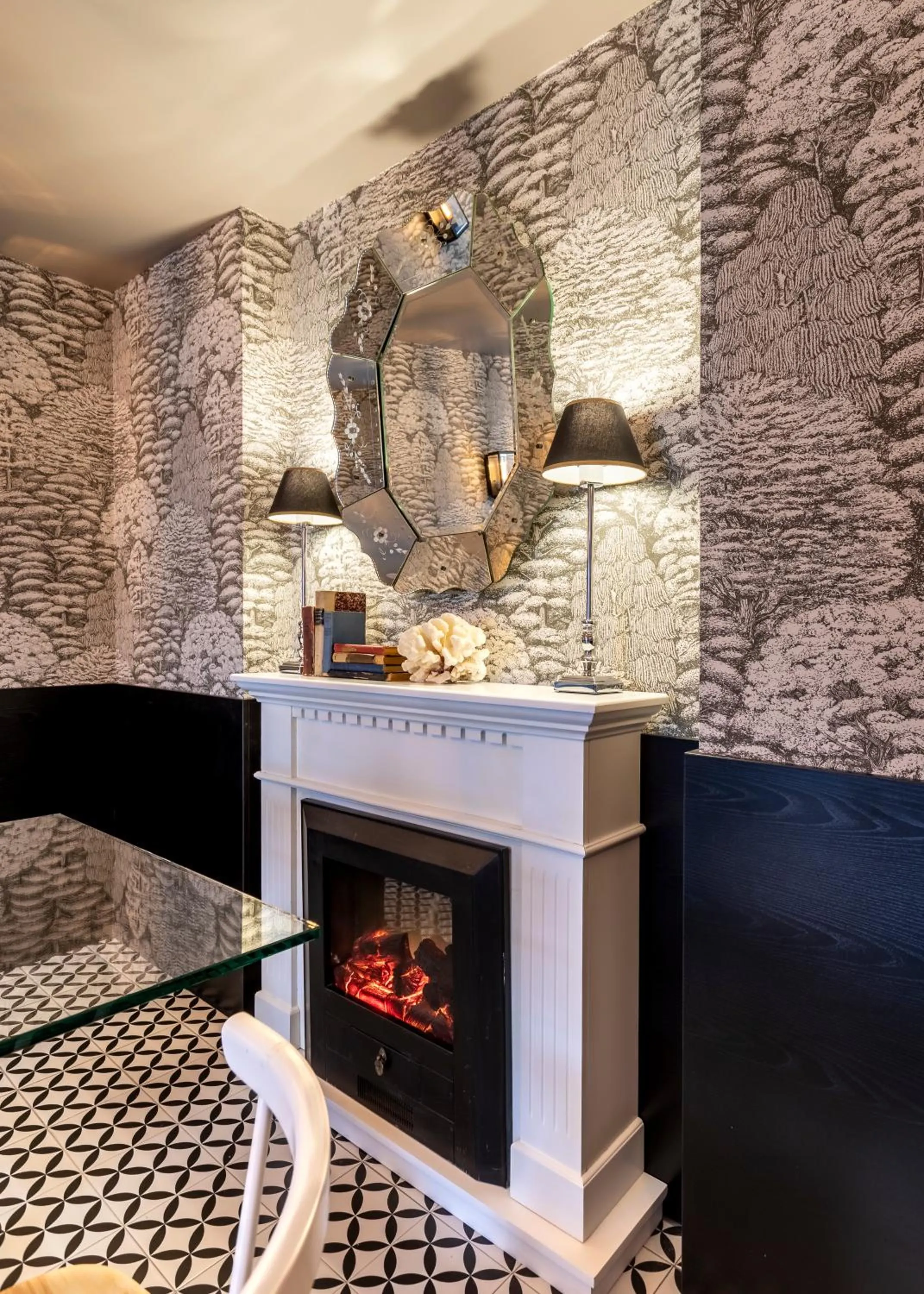 Decorative detail in The Pinnacle Athens