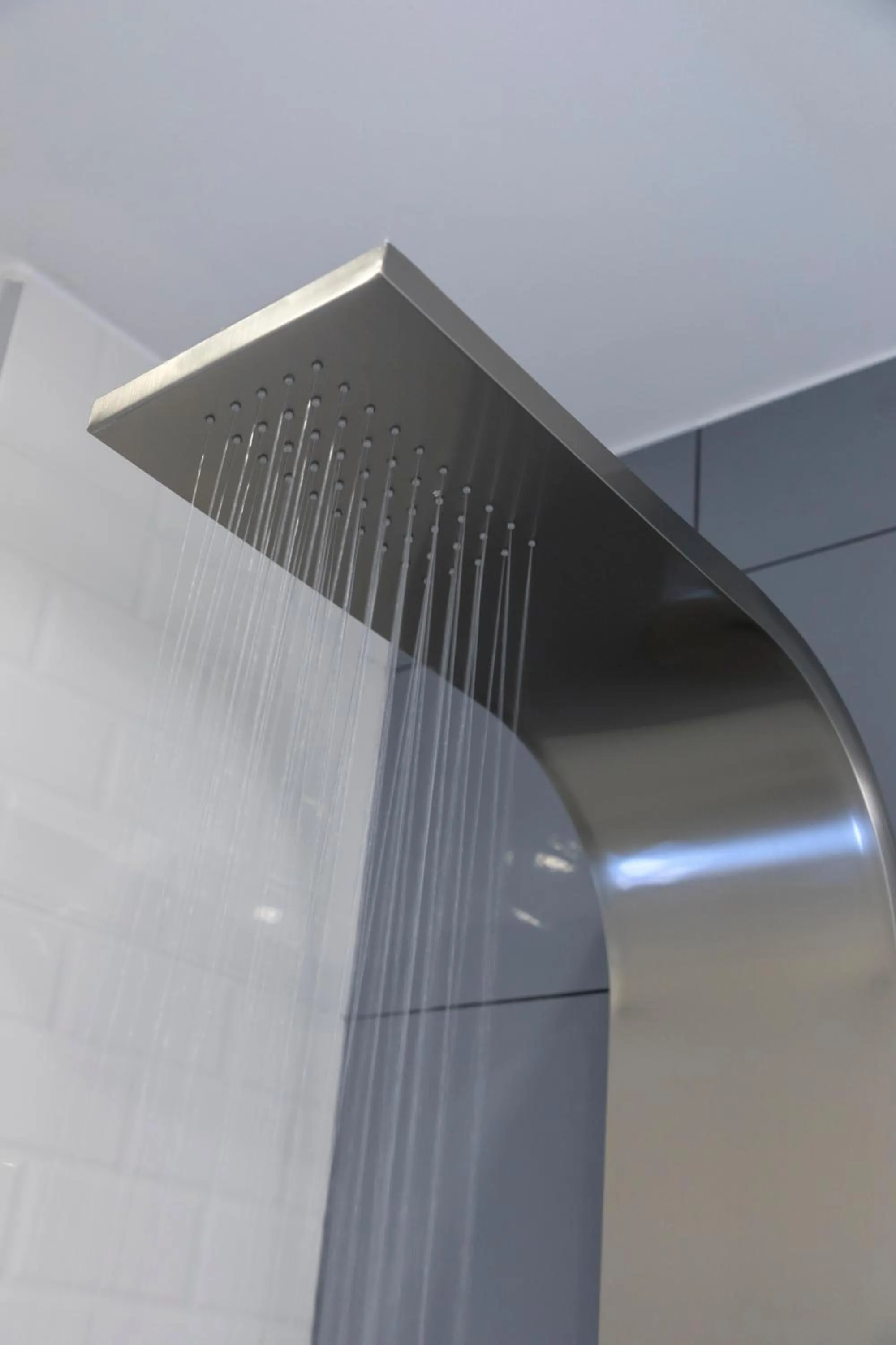 Shower in The Pinnacle Athens