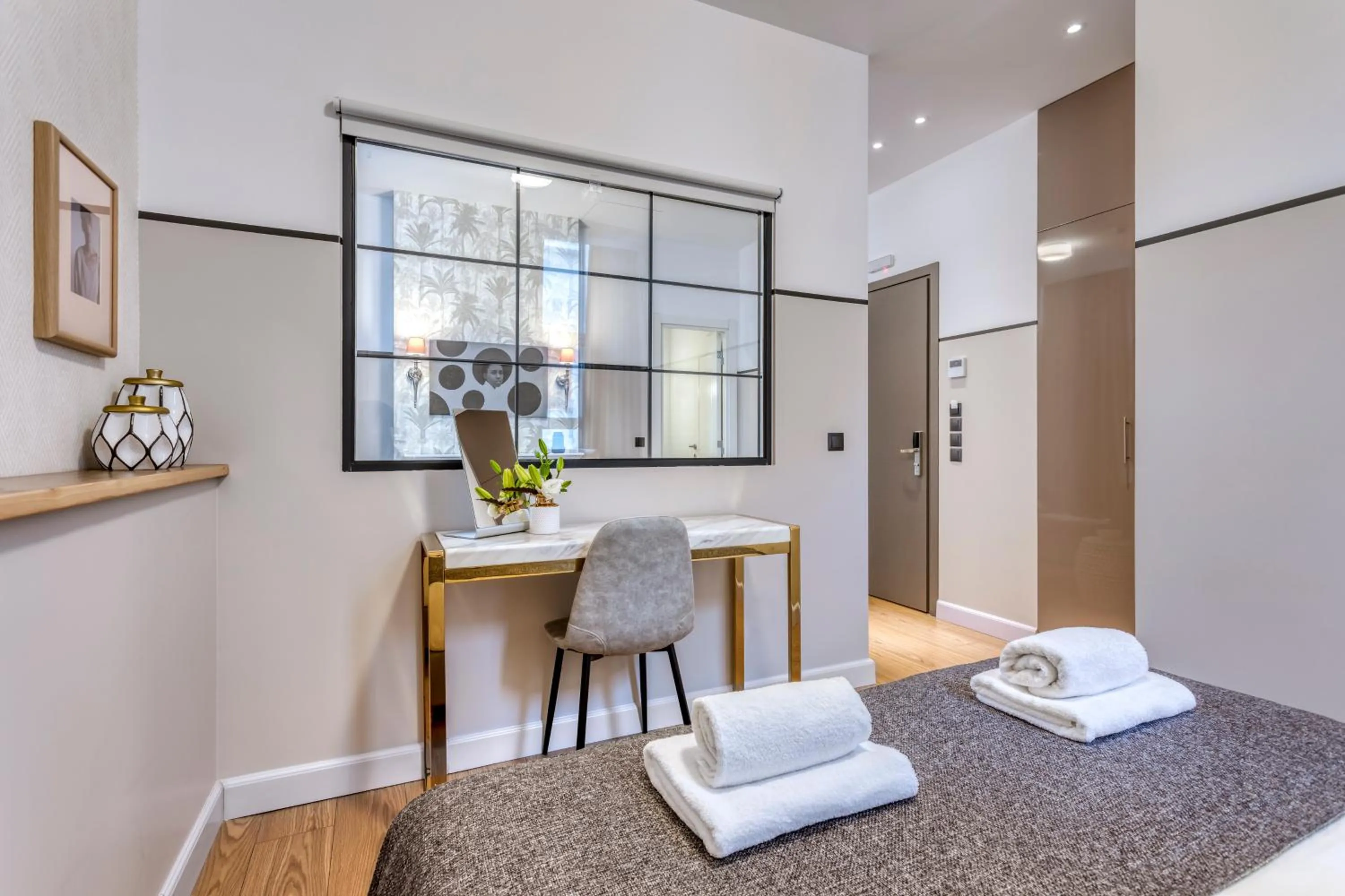 Living room, Bed in The Pinnacle Athens