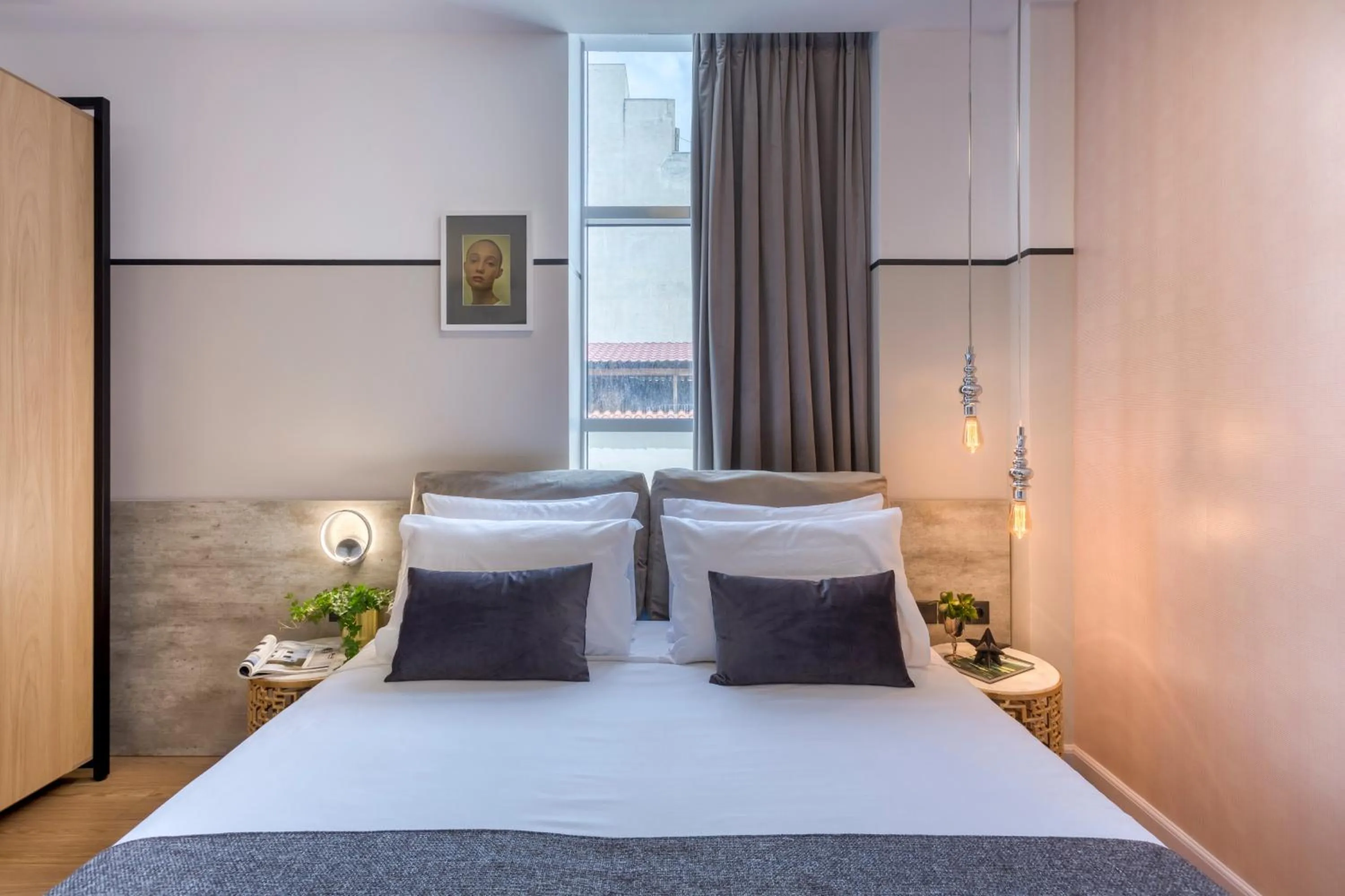 Bed in The Pinnacle Athens