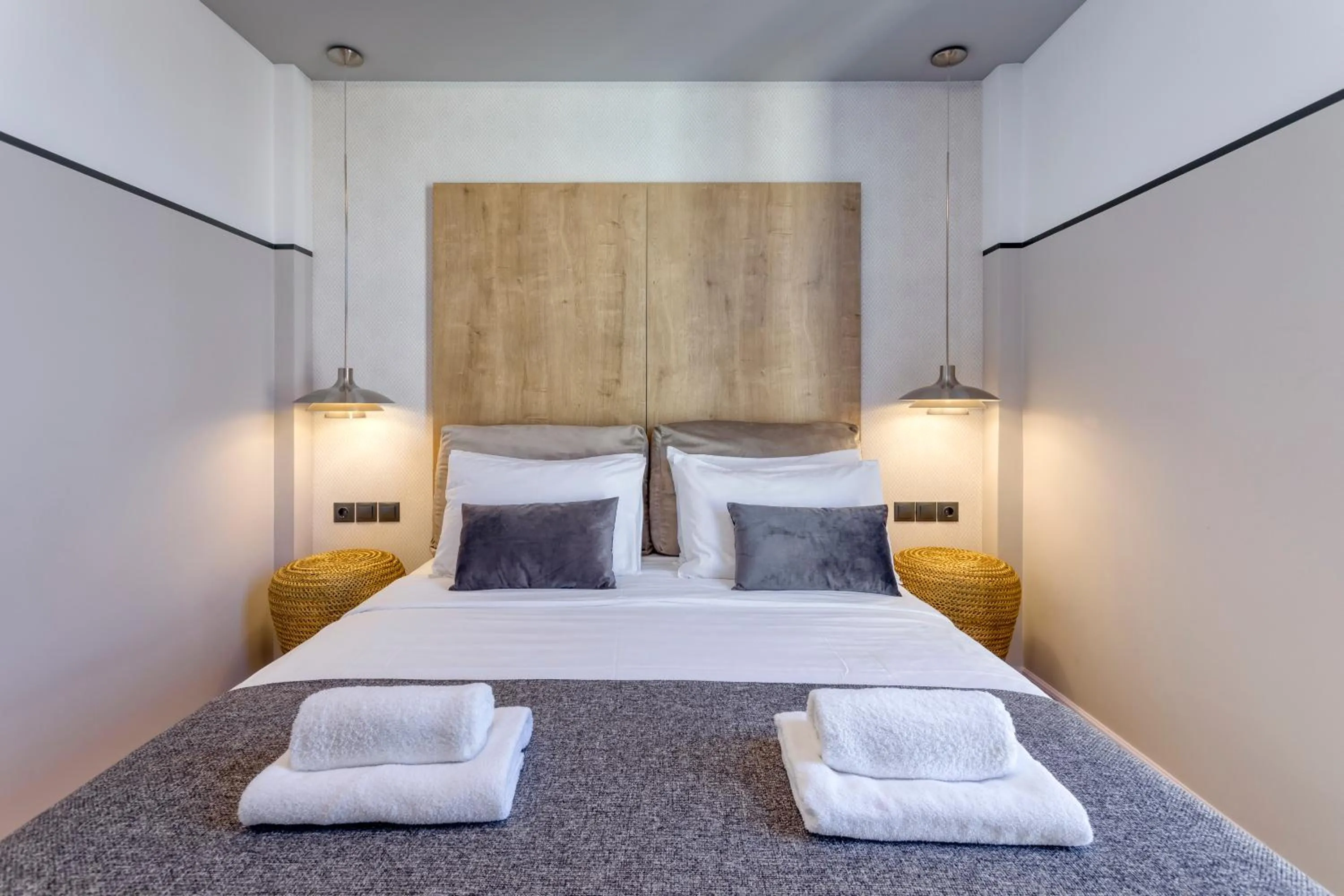 Bed in The Pinnacle Athens