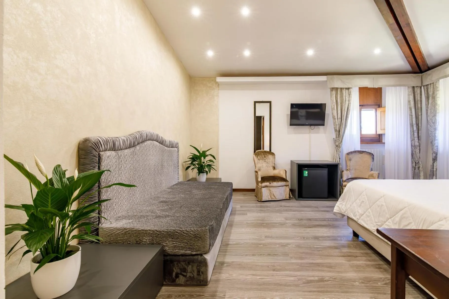 Bed in Agriturismo Villa Godenano - Pool&Restaurant