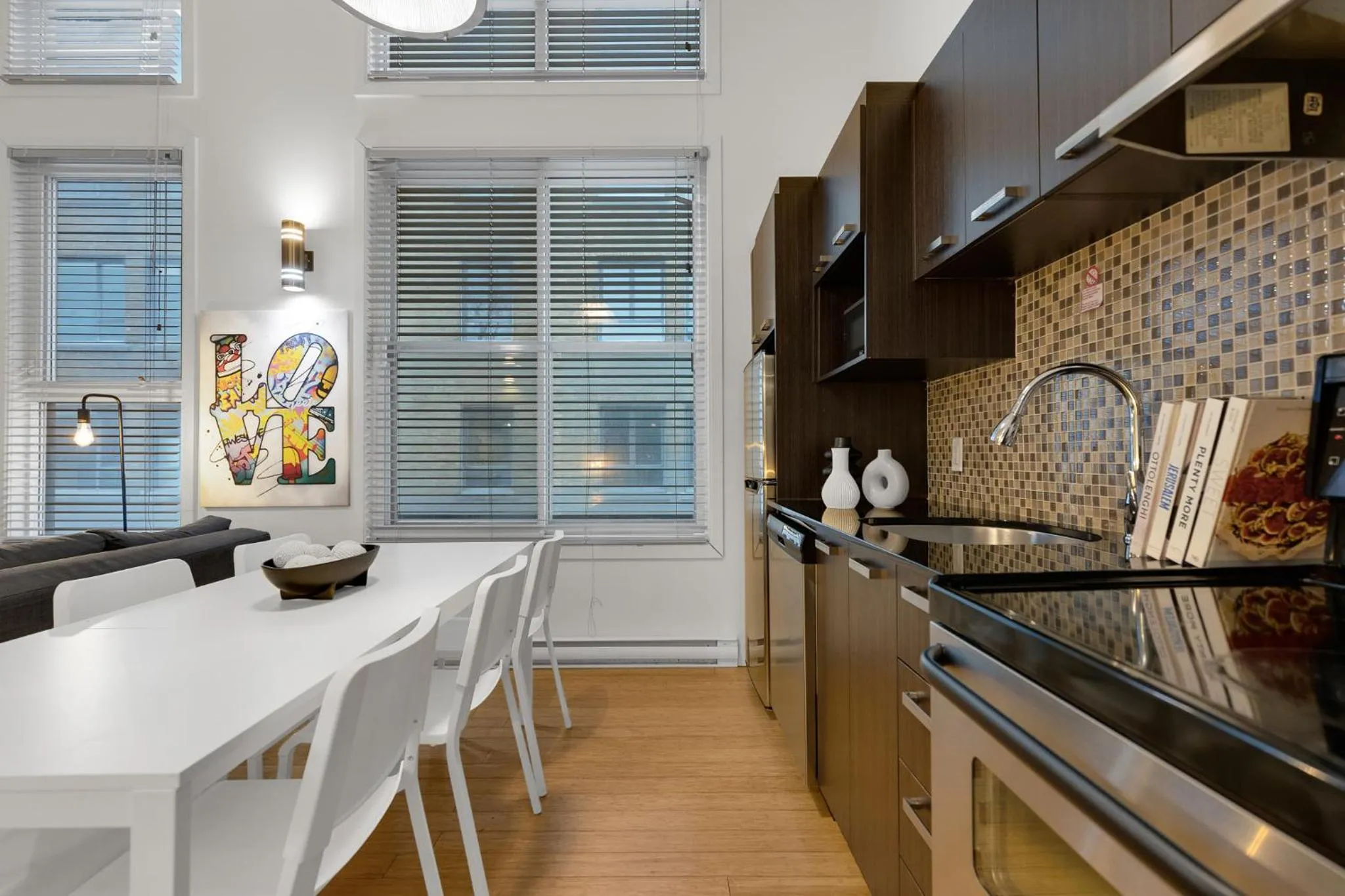 Coffee/tea facilities in LiV MTL Main