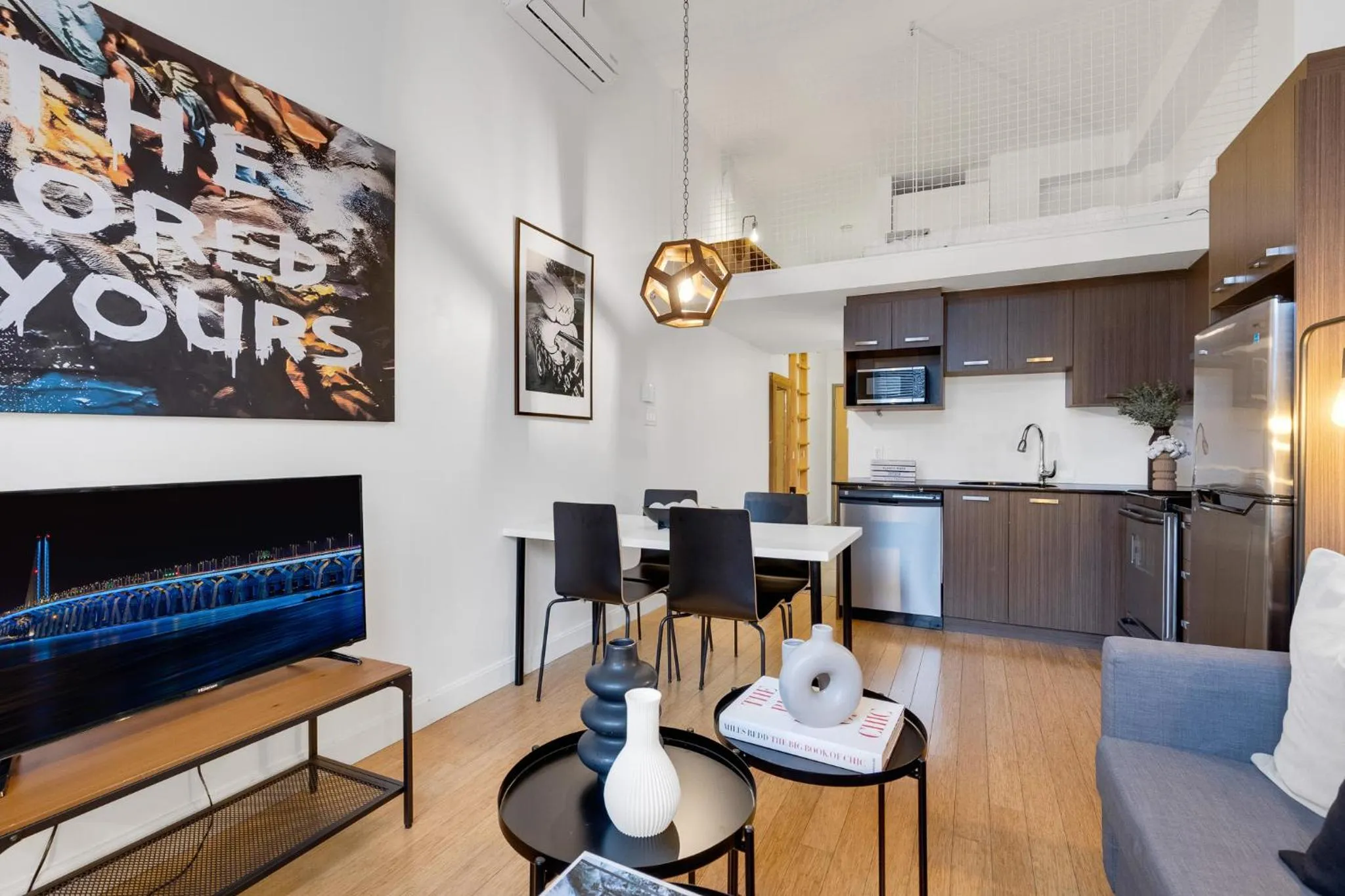 Kitchen or kitchenette in LiV MTL Main