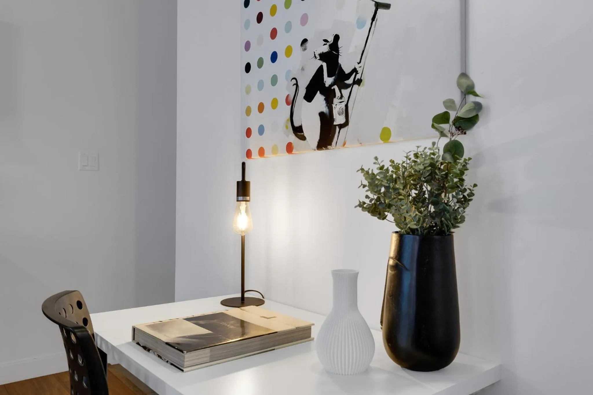 Decorative detail in LiV MTL Main