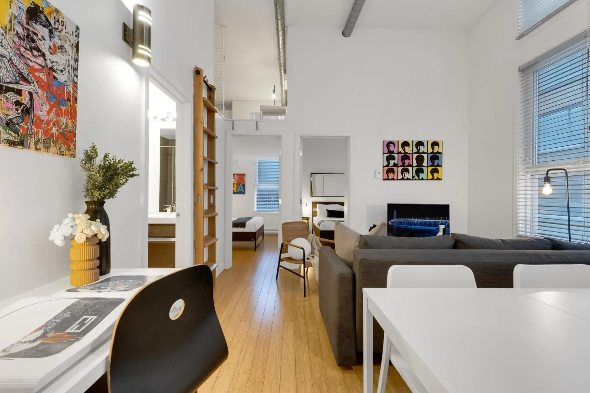 Communal lounge/ TV room in LiV MTL Main