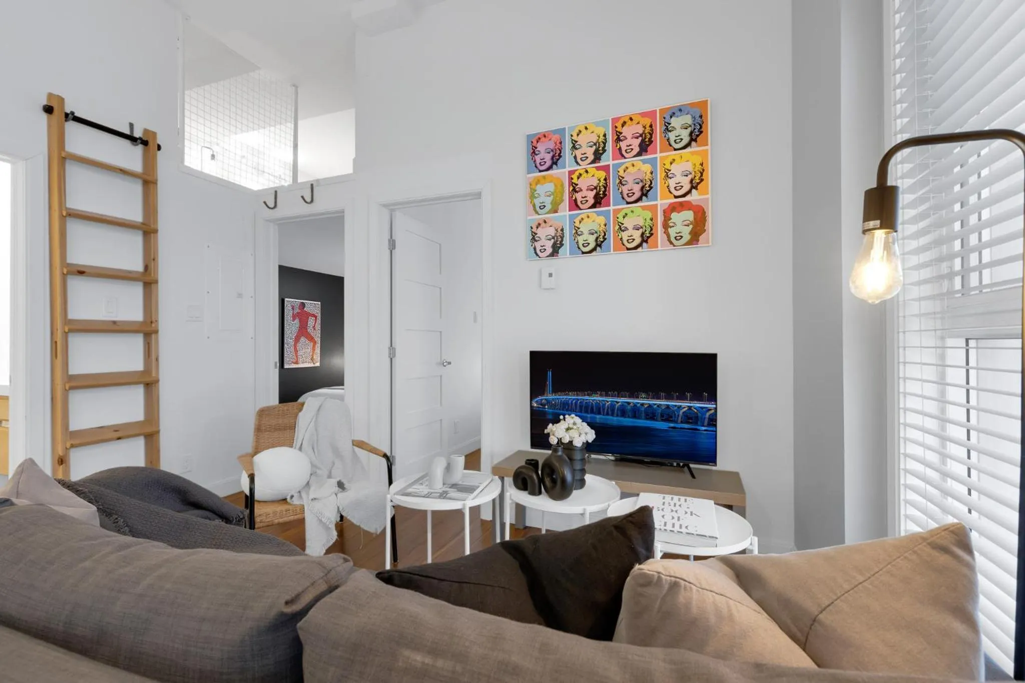 TV and multimedia in LiV MTL Main