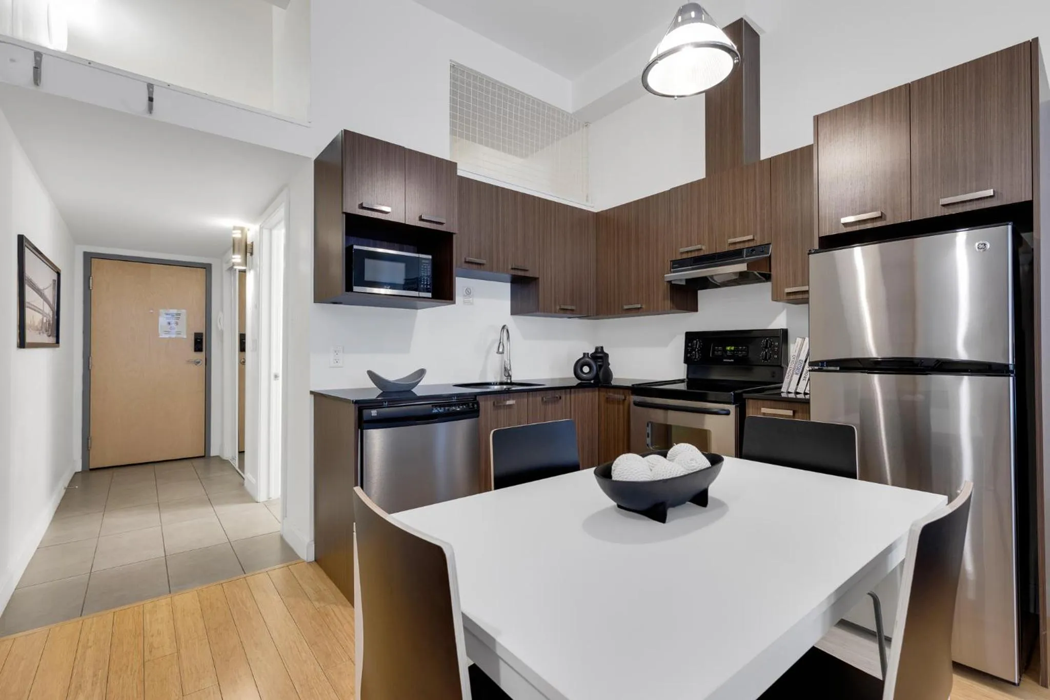 Coffee/tea facilities in LiV MTL Main