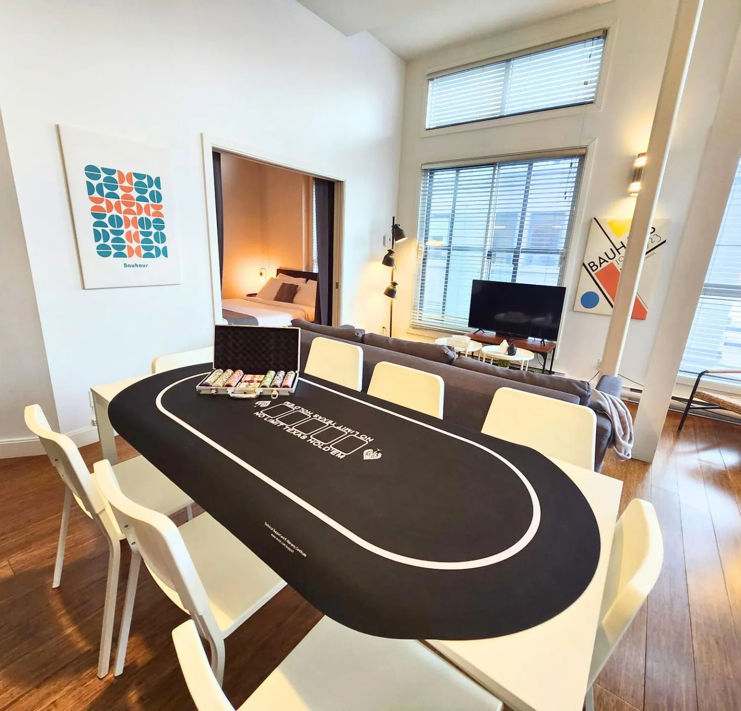 Communal lounge/ TV room in LiV MTL Main