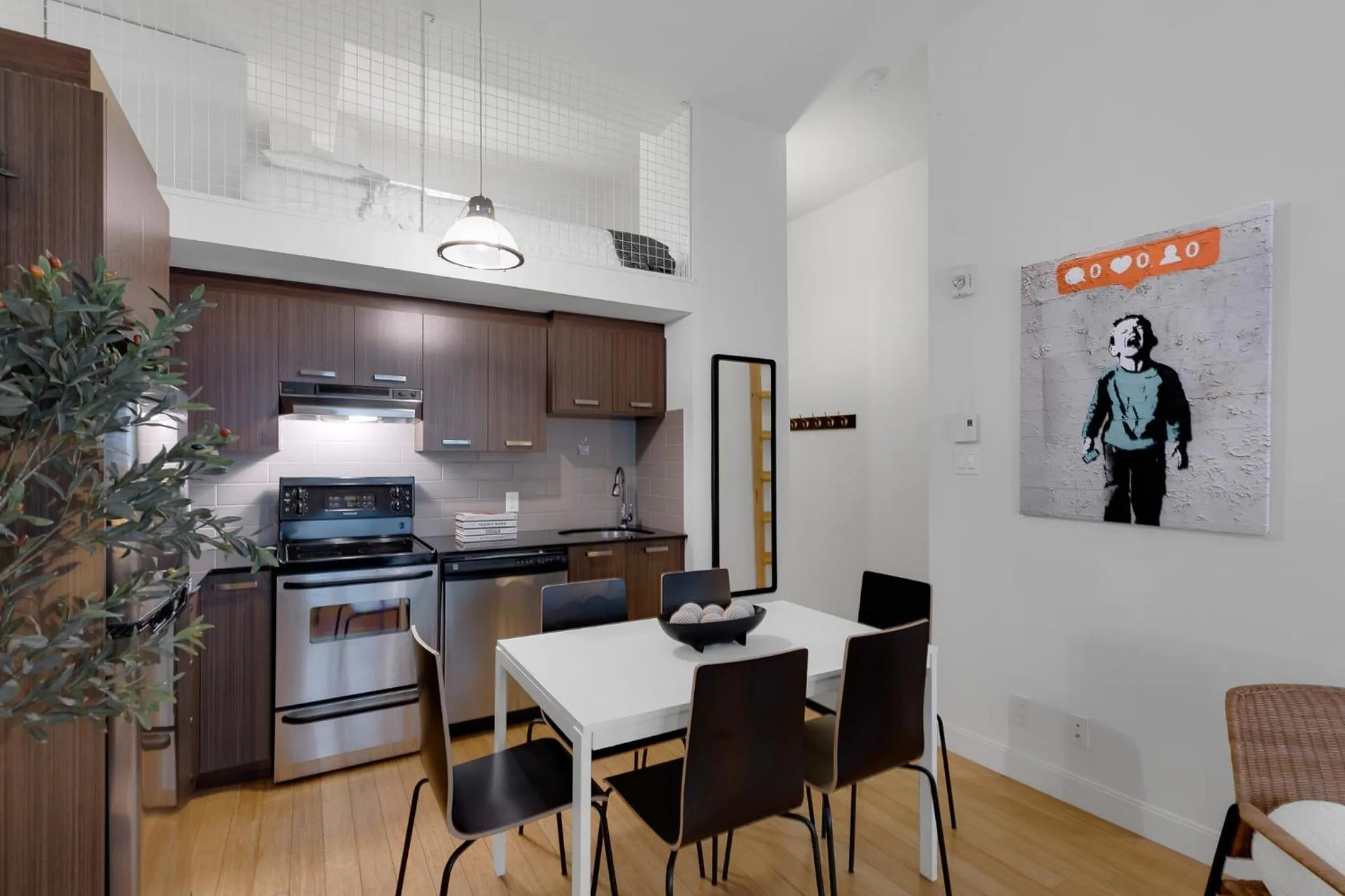 Coffee/tea facilities in LiV MTL Main