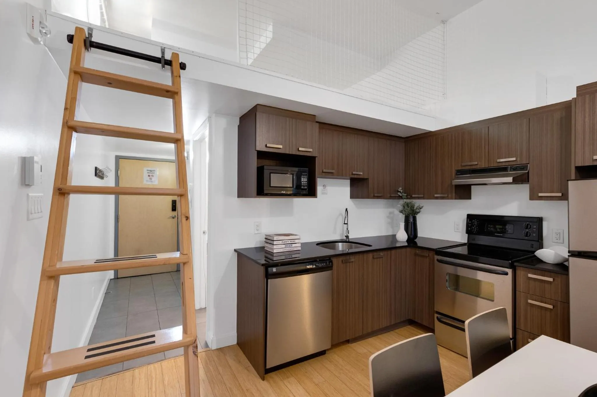 Coffee/tea facilities in LiV MTL Main