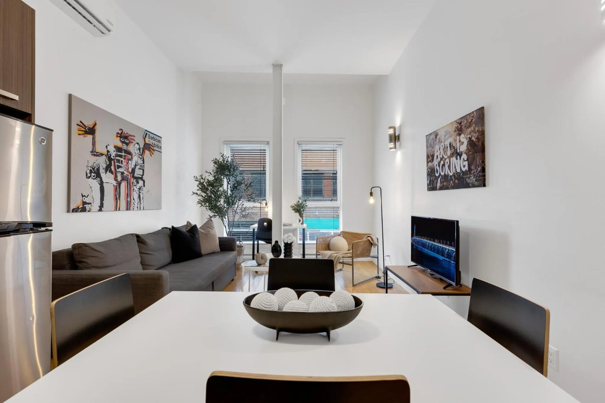 Communal lounge/ TV room in LiV MTL Main