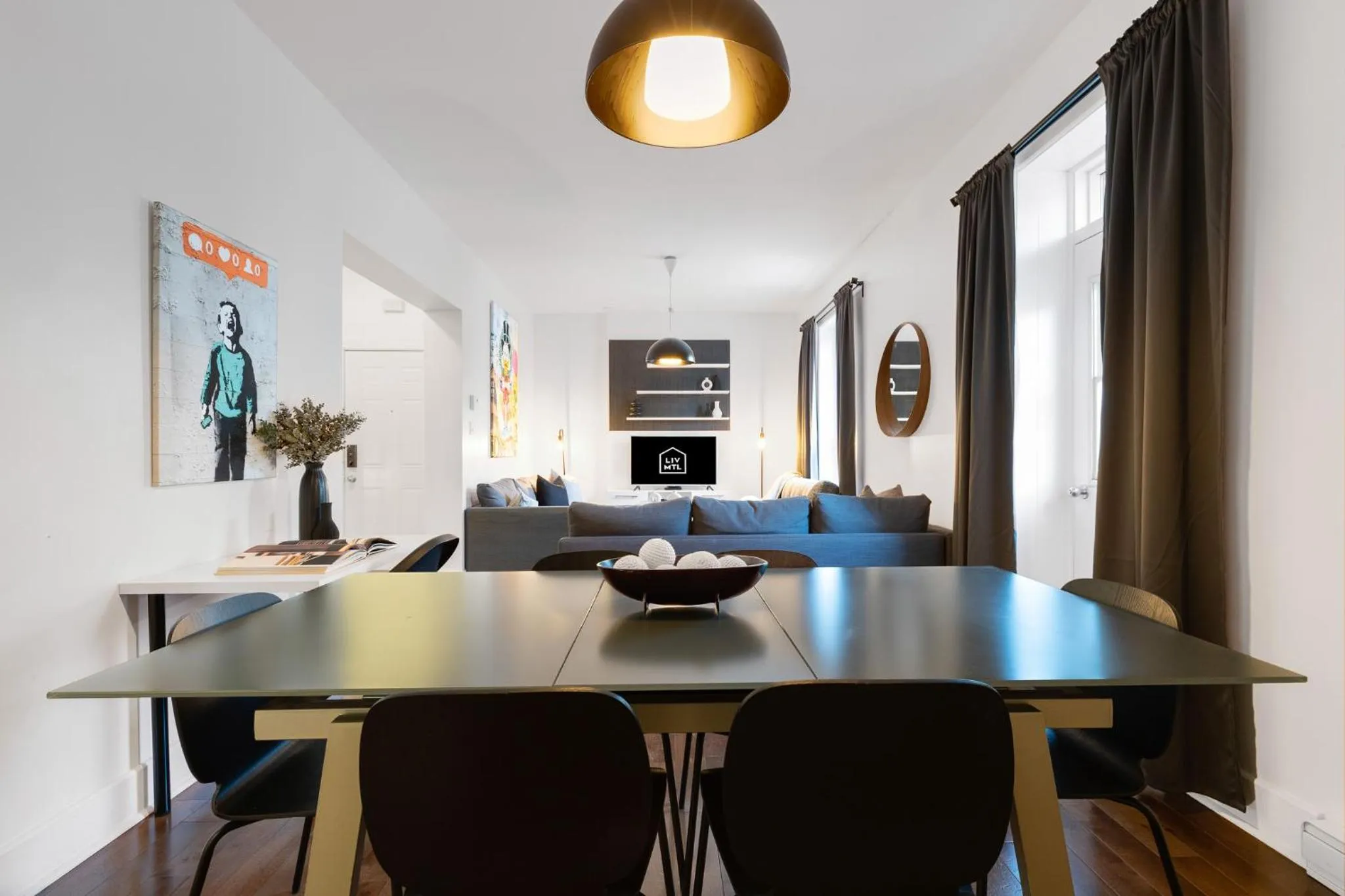 Dining area in LiV MTL Chic