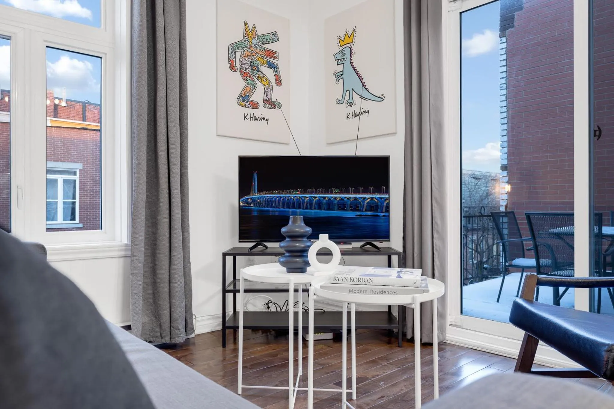 Communal lounge/ TV room in LiV MTL MTL